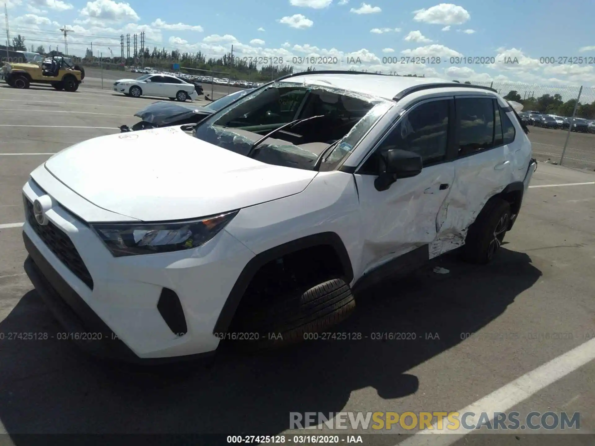 2 Photograph of a damaged car 2T3H1RFV2KC030320 TOYOTA RAV4 2019