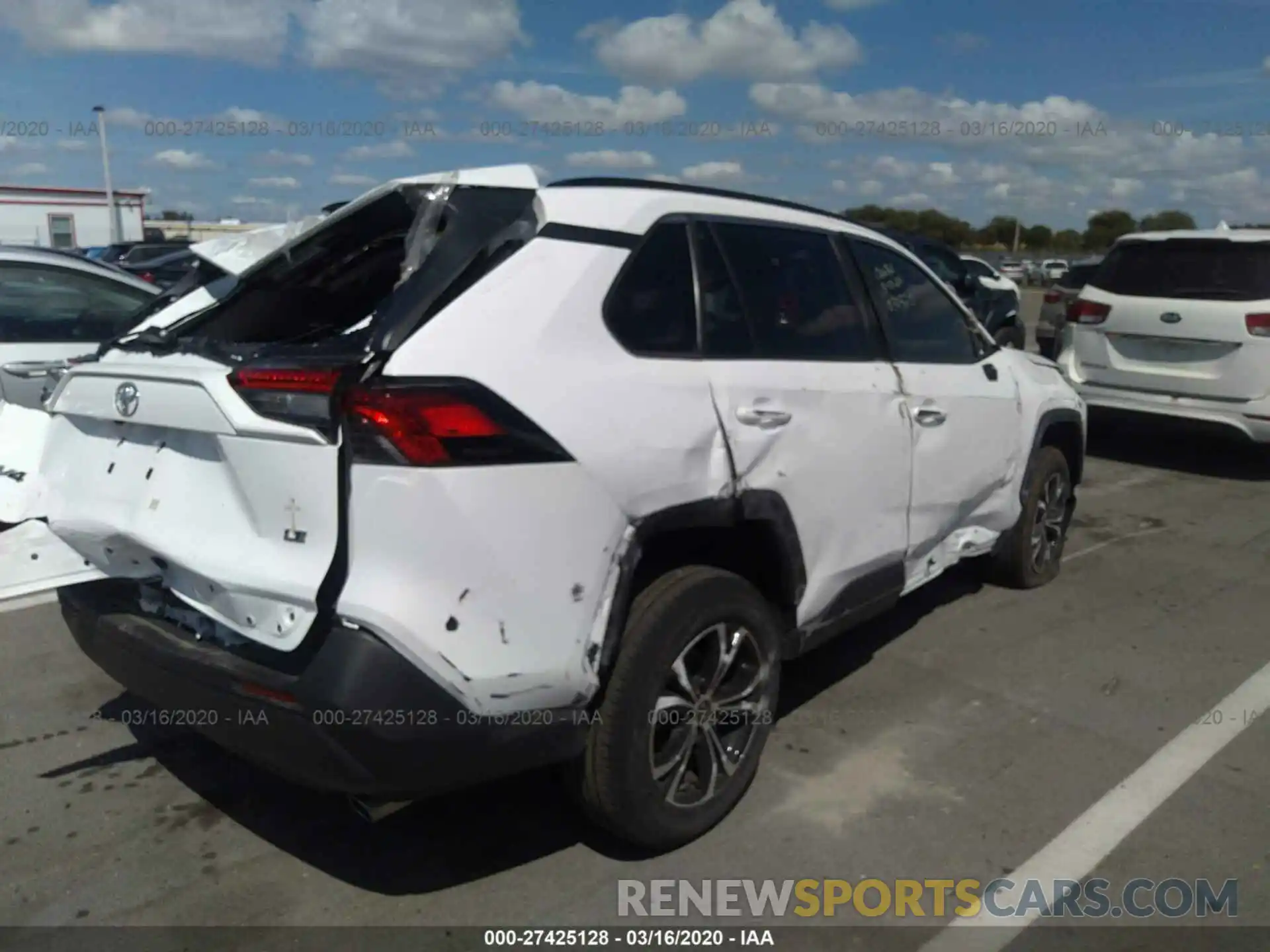 4 Фотография поврежденного автомобиля 2T3H1RFV2KC030320 TOYOTA RAV4 2019