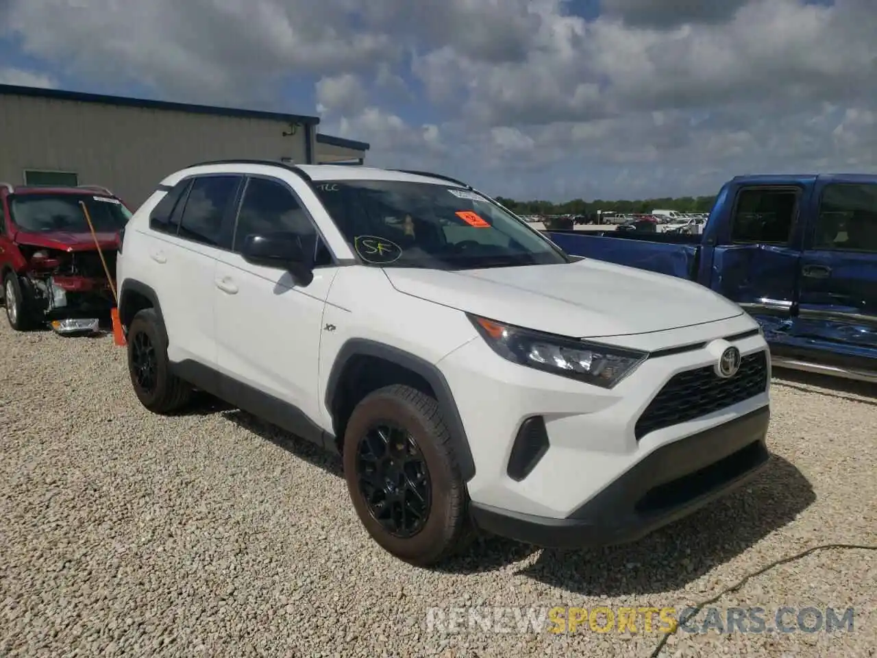 1 Photograph of a damaged car 2T3H1RFV2KC030933 TOYOTA RAV4 2019