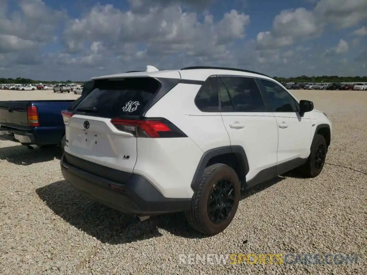 4 Photograph of a damaged car 2T3H1RFV2KC030933 TOYOTA RAV4 2019