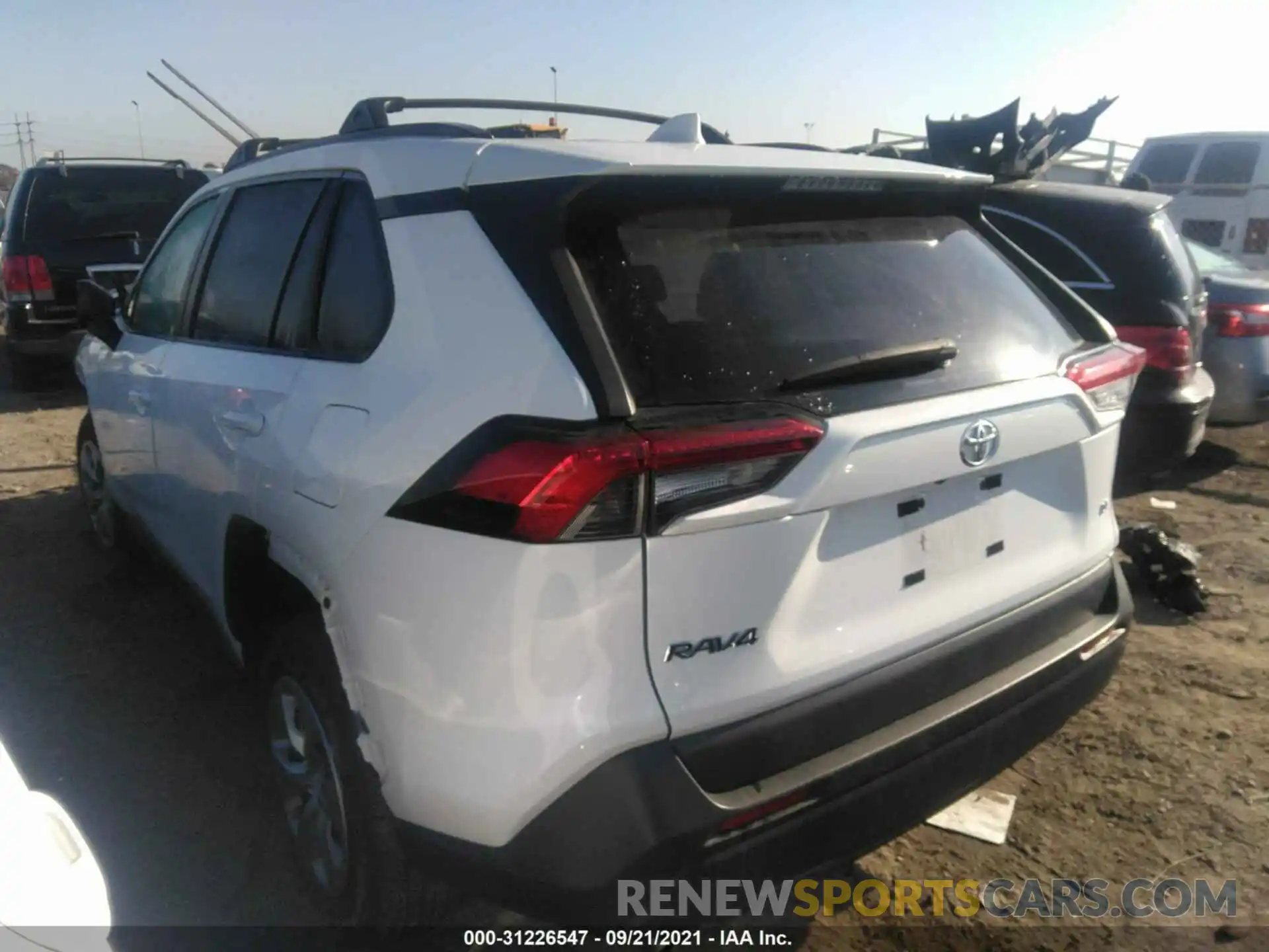 3 Фотография поврежденного автомобиля 2T3H1RFV2KW001673 TOYOTA RAV4 2019