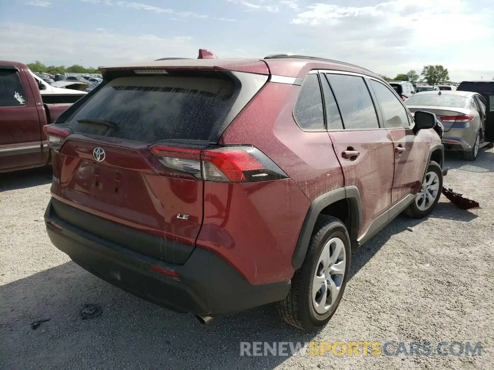 4 Photograph of a damaged car 2T3H1RFV2KW002807 TOYOTA RAV4 2019