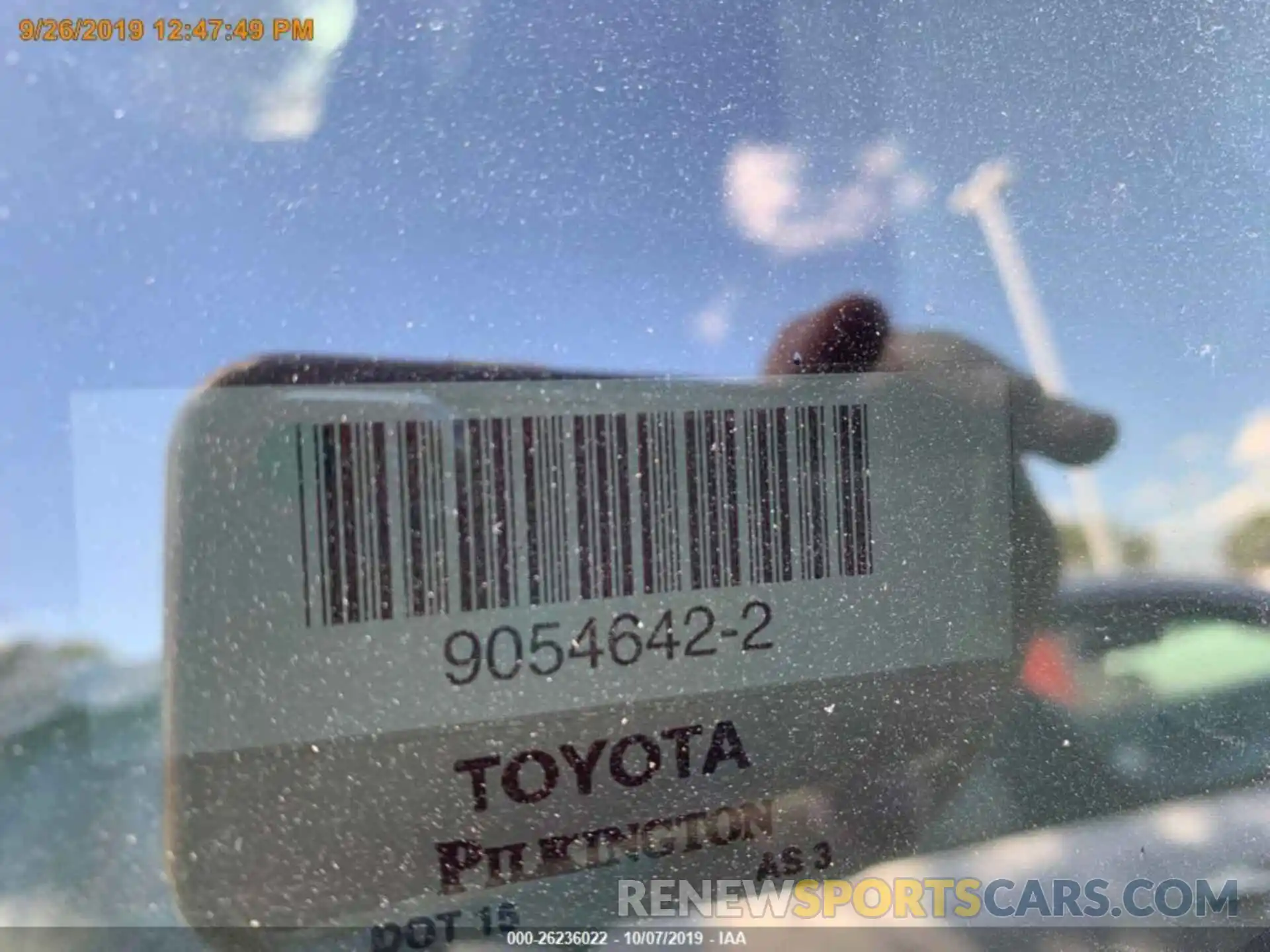 17 Photograph of a damaged car 2T3H1RFV2KW003648 TOYOTA RAV4 2019