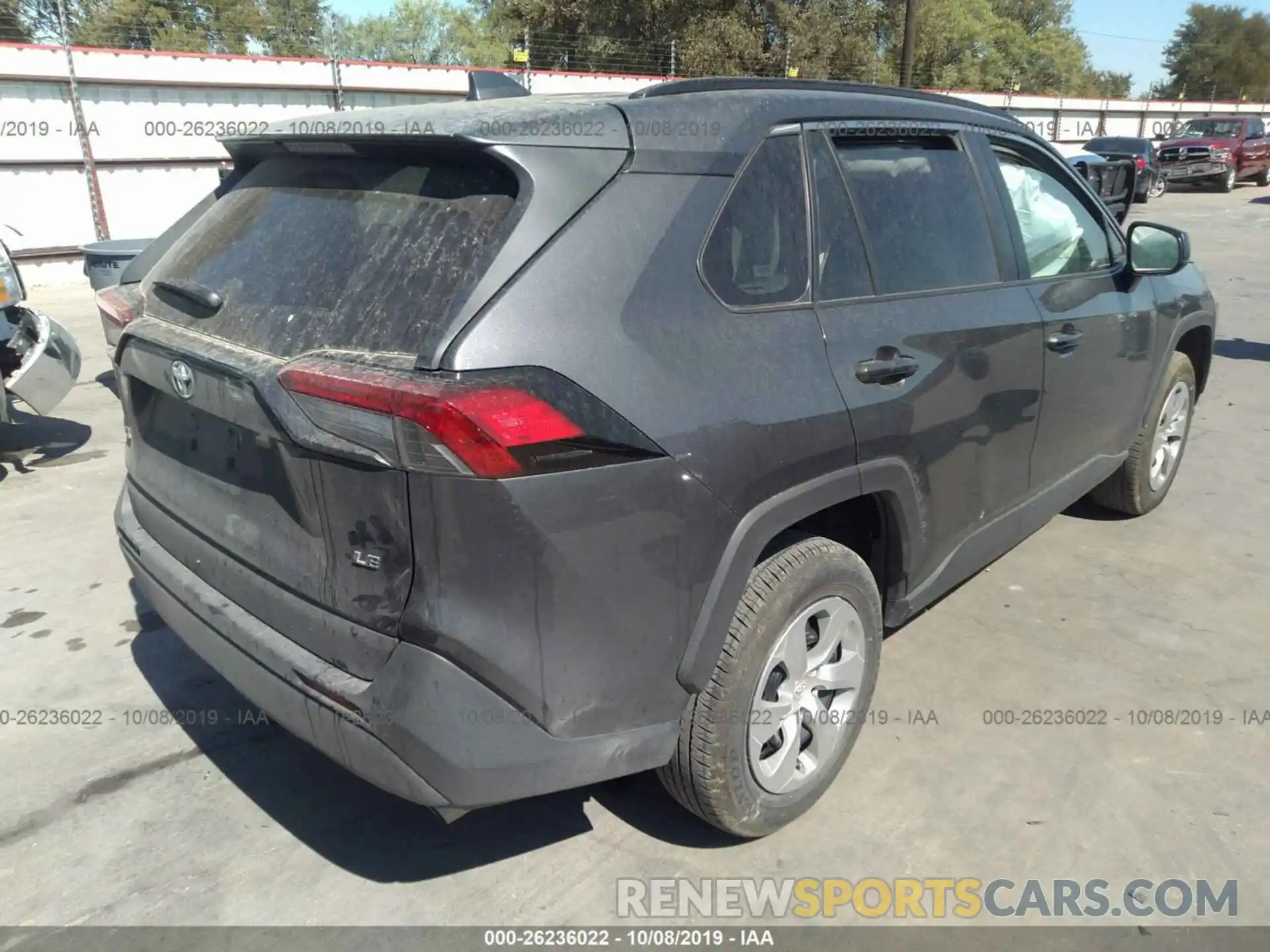 4 Photograph of a damaged car 2T3H1RFV2KW003648 TOYOTA RAV4 2019