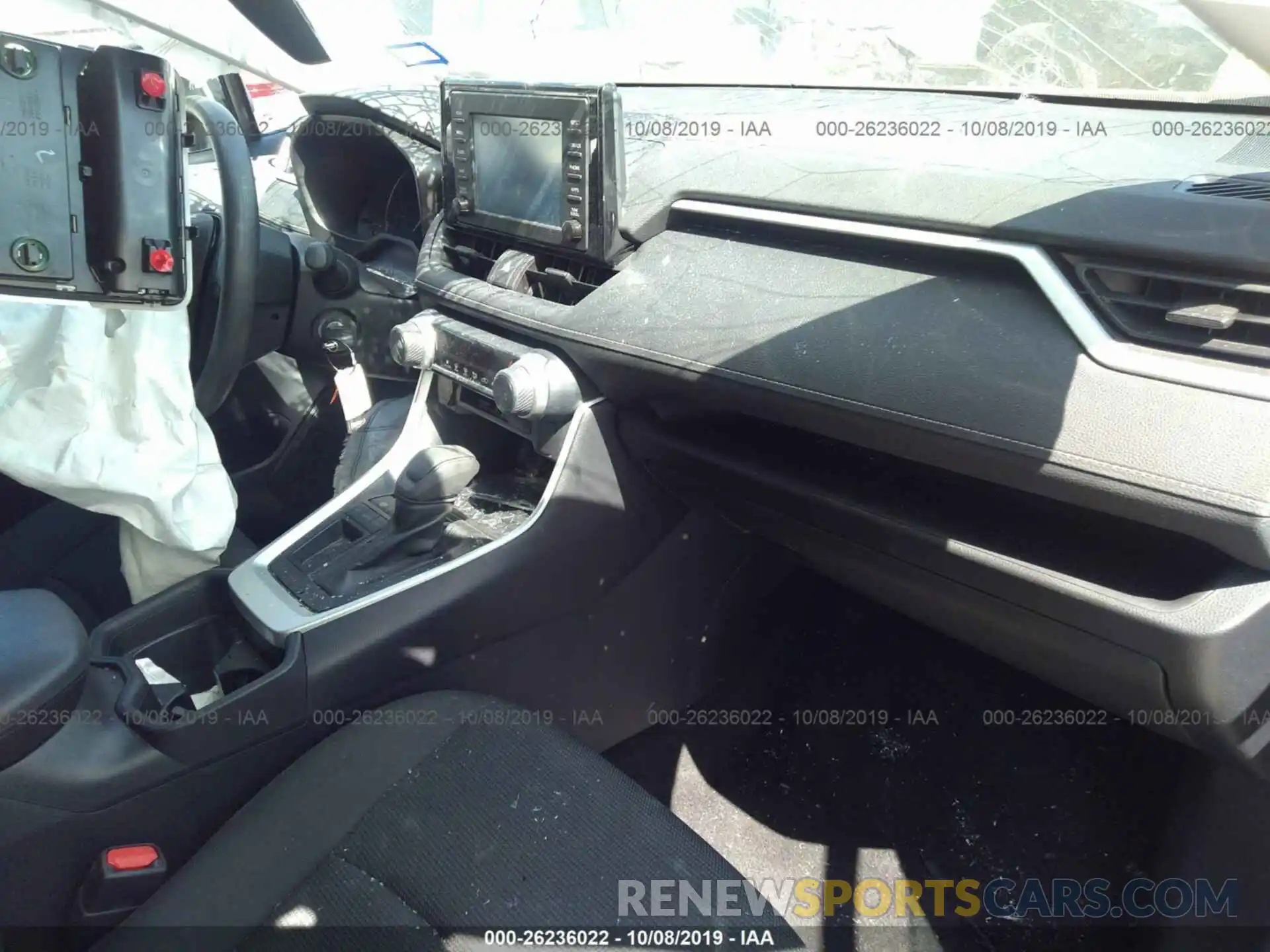 5 Photograph of a damaged car 2T3H1RFV2KW003648 TOYOTA RAV4 2019