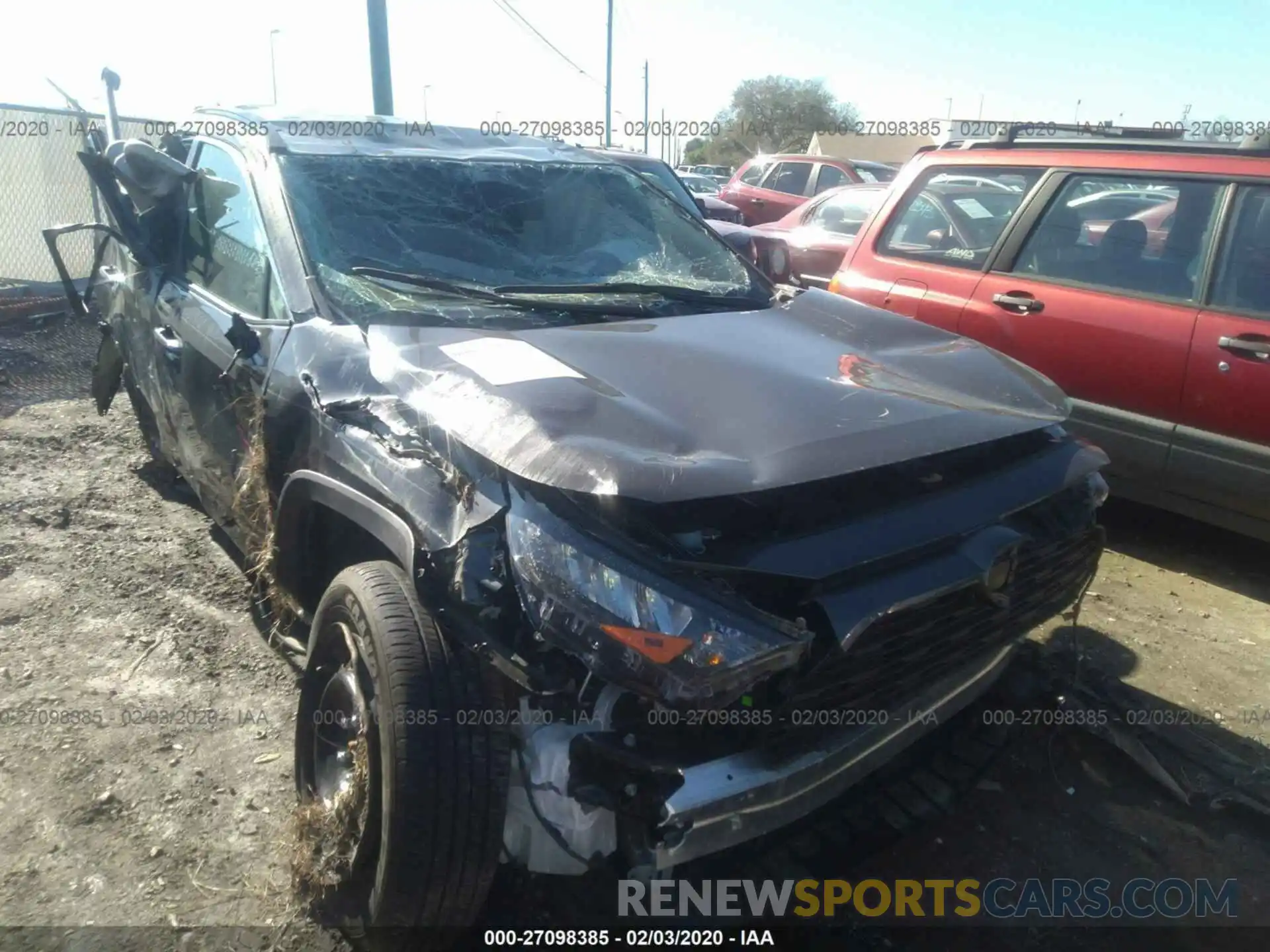 1 Photograph of a damaged car 2T3H1RFV2KW003973 TOYOTA RAV4 2019