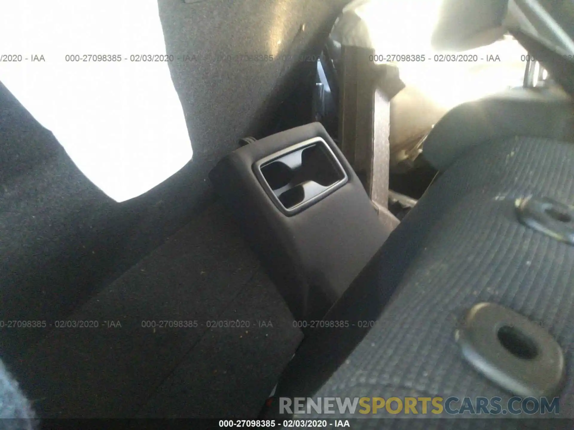 8 Photograph of a damaged car 2T3H1RFV2KW003973 TOYOTA RAV4 2019