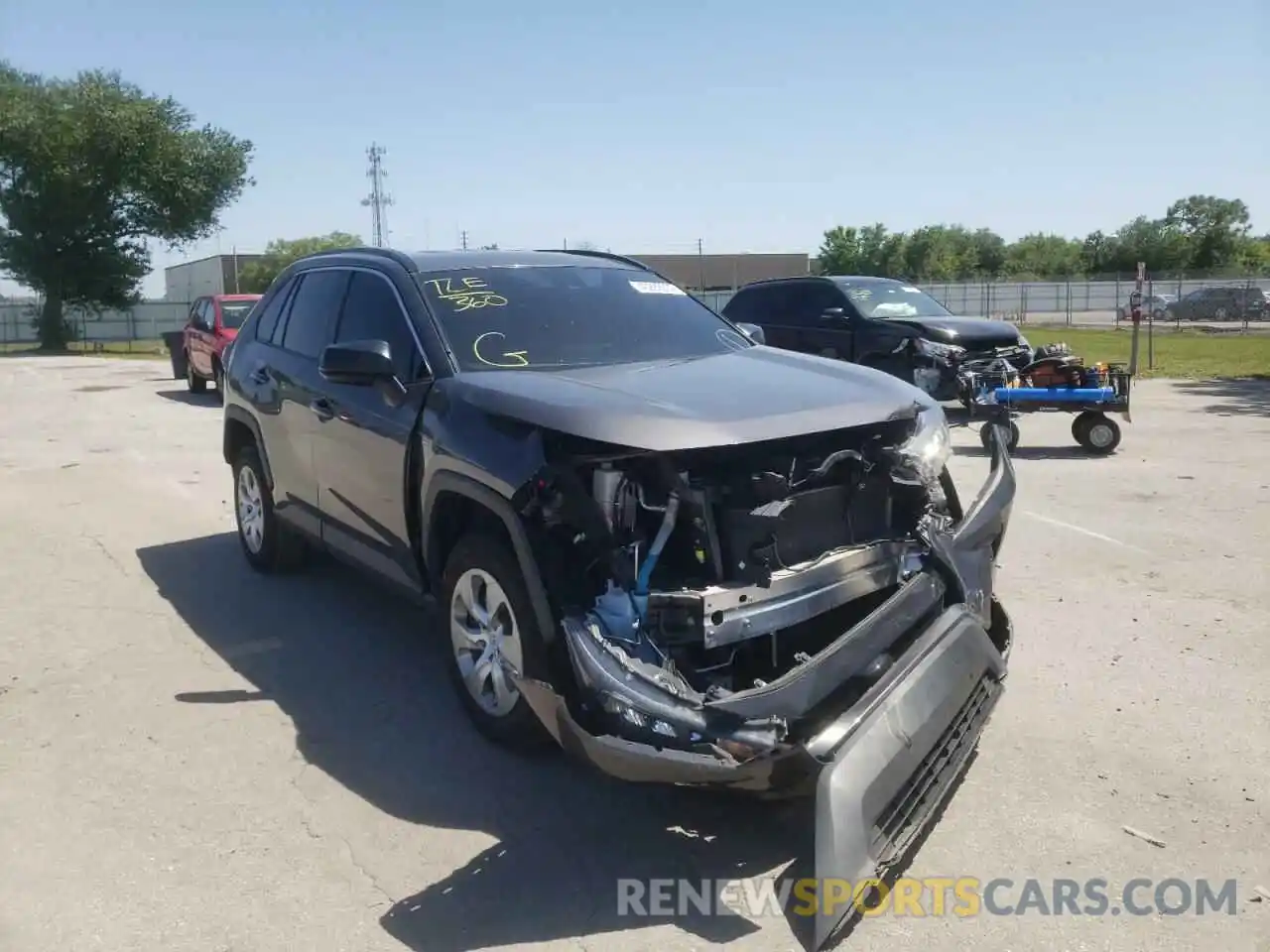 1 Photograph of a damaged car 2T3H1RFV2KW005531 TOYOTA RAV4 2019