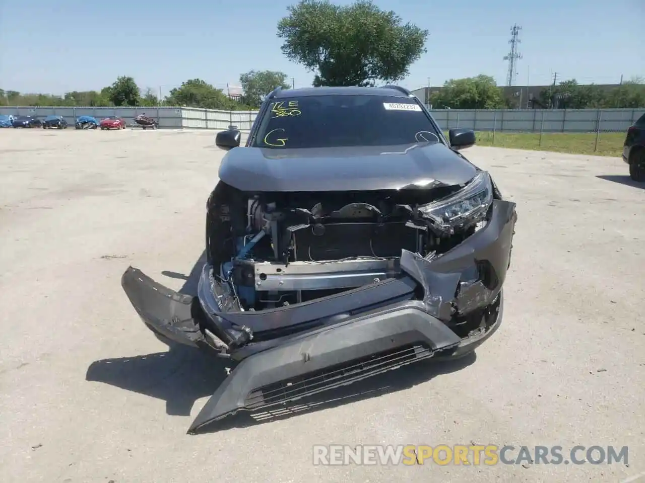 9 Photograph of a damaged car 2T3H1RFV2KW005531 TOYOTA RAV4 2019