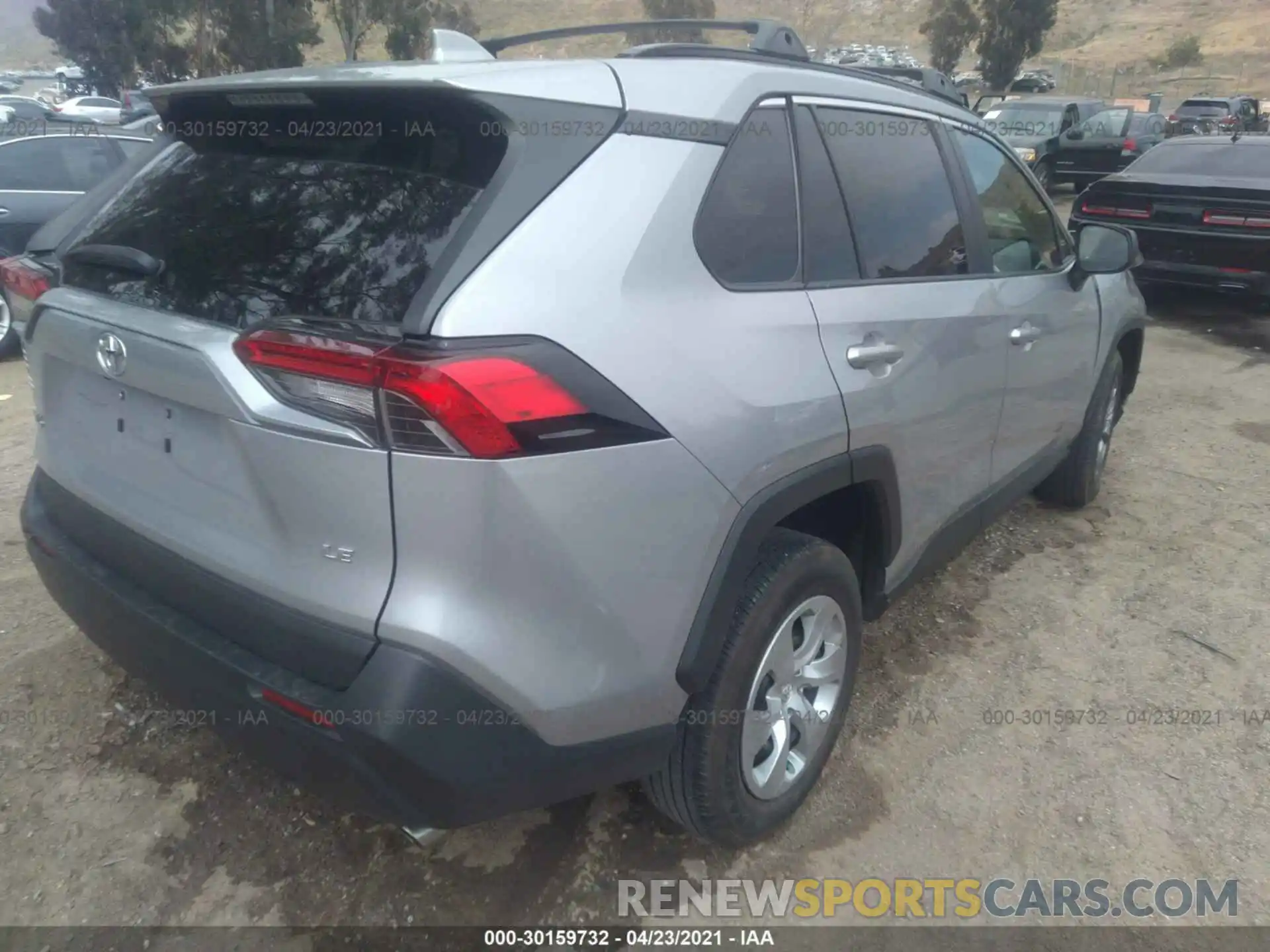 4 Фотография поврежденного автомобиля 2T3H1RFV2KW006338 TOYOTA RAV4 2019