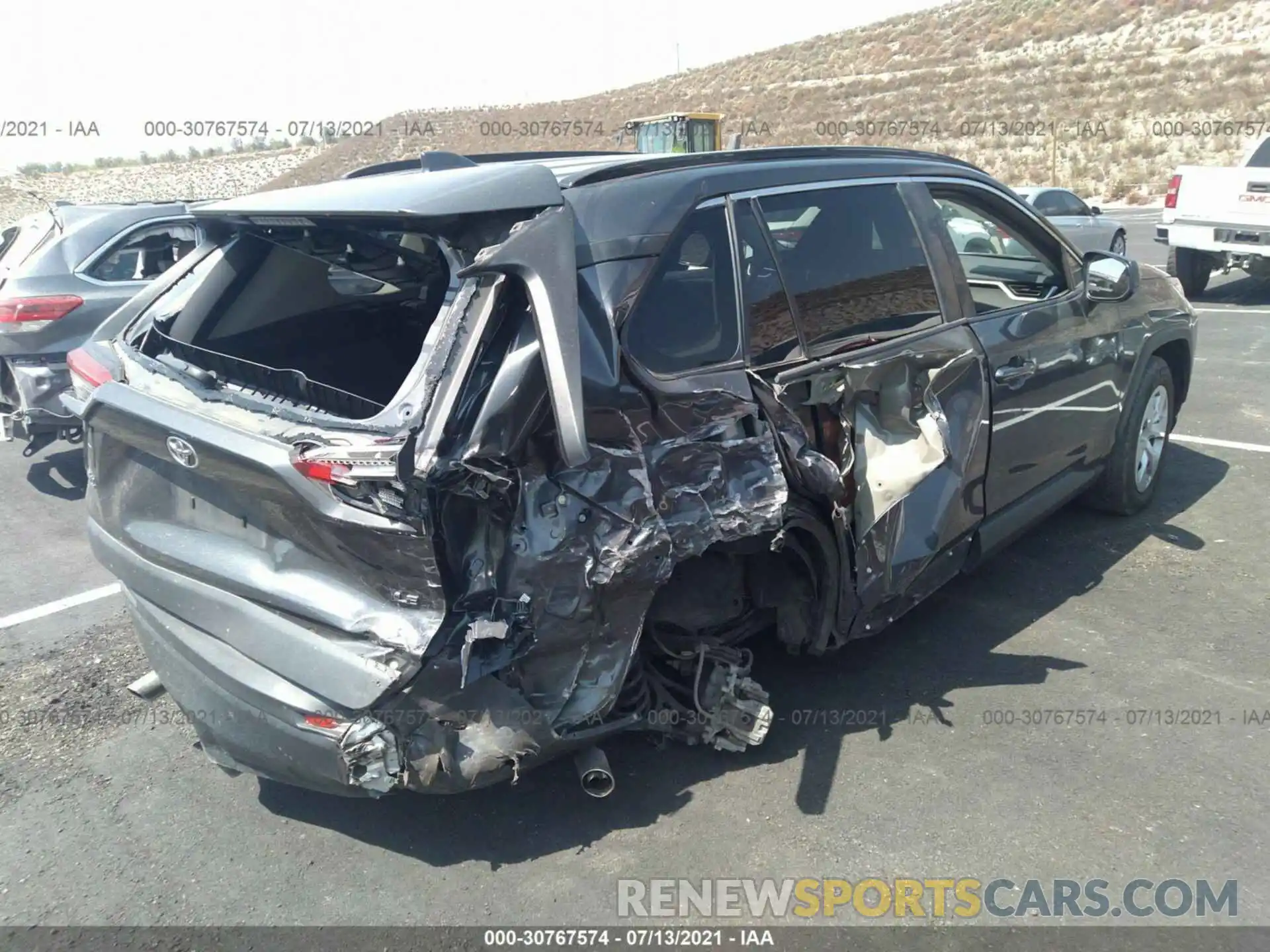 4 Photograph of a damaged car 2T3H1RFV2KW007831 TOYOTA RAV4 2019