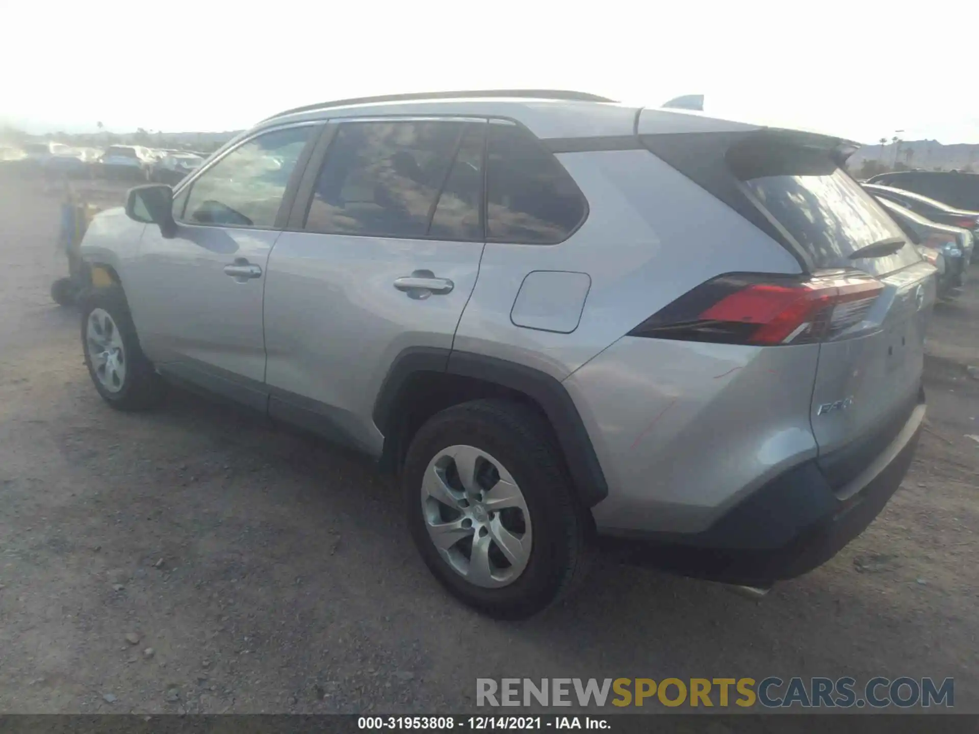 3 Фотография поврежденного автомобиля 2T3H1RFV2KW011037 TOYOTA RAV4 2019