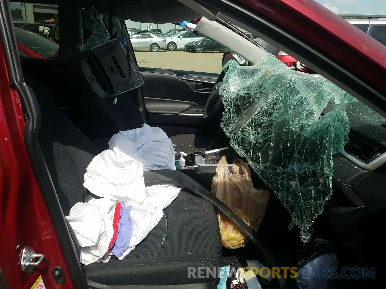 5 Photograph of a damaged car 2T3H1RFV2KW013886 TOYOTA RAV4 2019