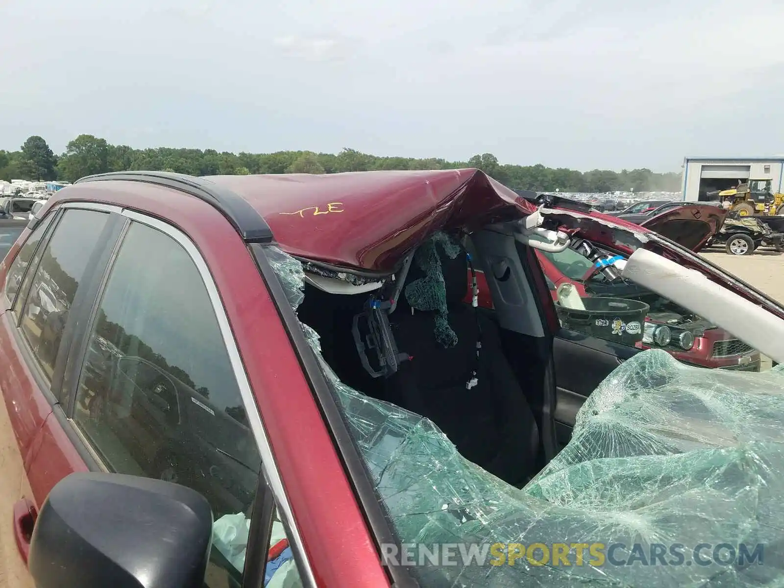 9 Photograph of a damaged car 2T3H1RFV2KW013886 TOYOTA RAV4 2019