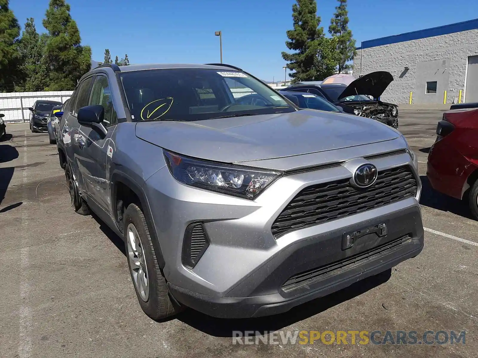 1 Photograph of a damaged car 2T3H1RFV2KW014343 TOYOTA RAV4 2019