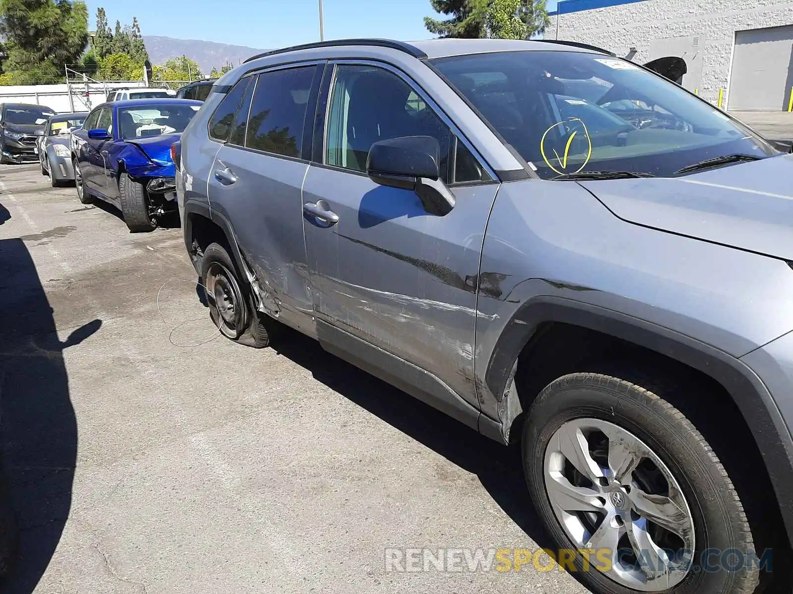 9 Photograph of a damaged car 2T3H1RFV2KW014343 TOYOTA RAV4 2019