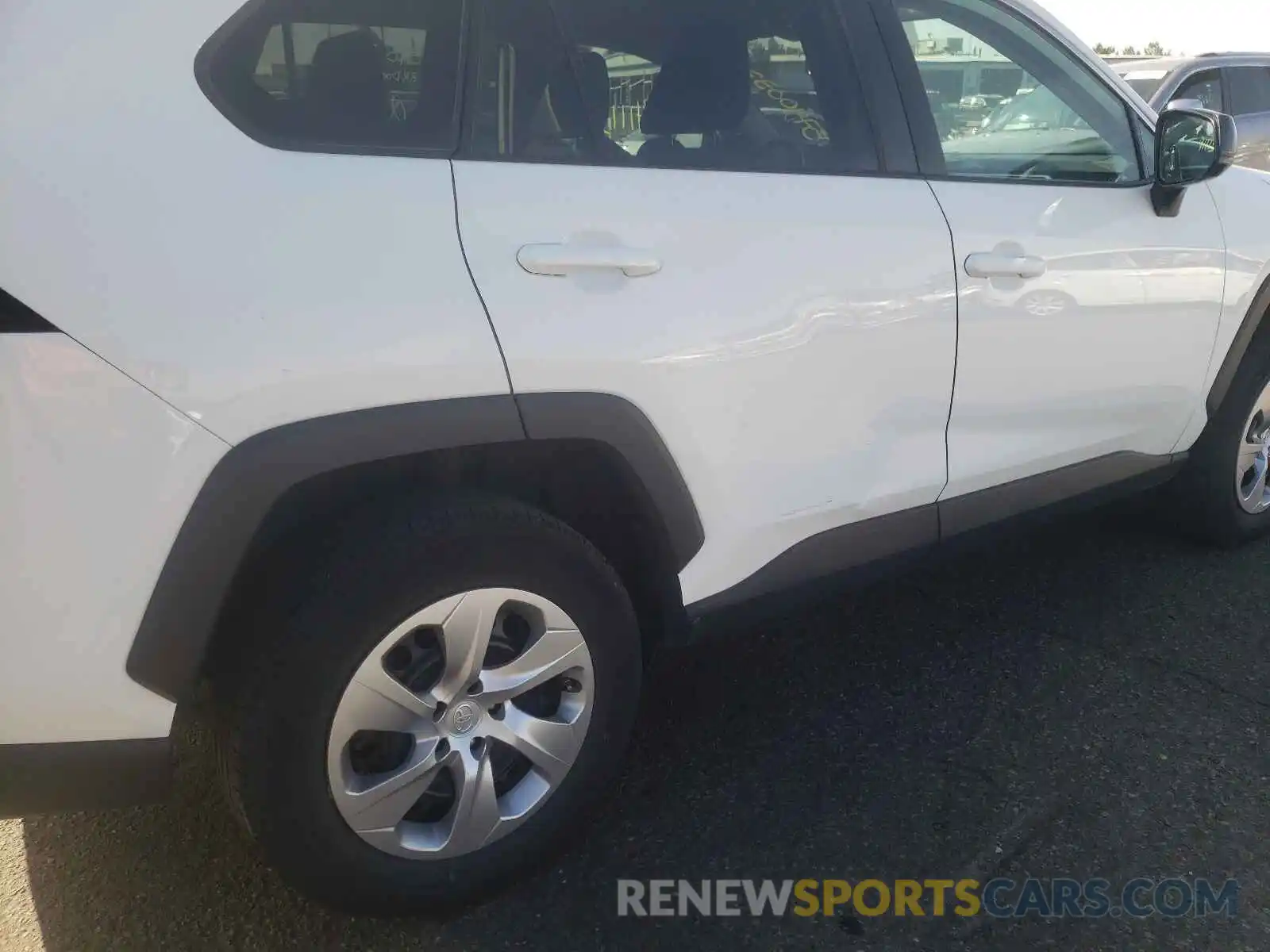 9 Photograph of a damaged car 2T3H1RFV2KW019798 TOYOTA RAV4 2019