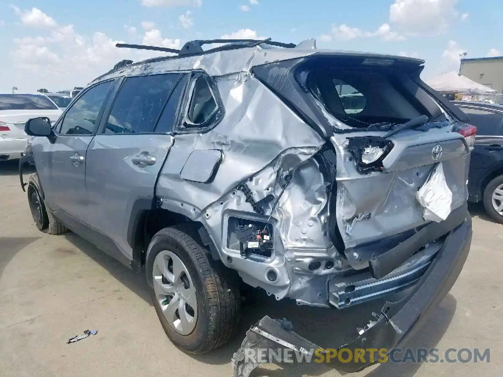 3 Фотография поврежденного автомобиля 2T3H1RFV2KW020739 TOYOTA RAV4 2019