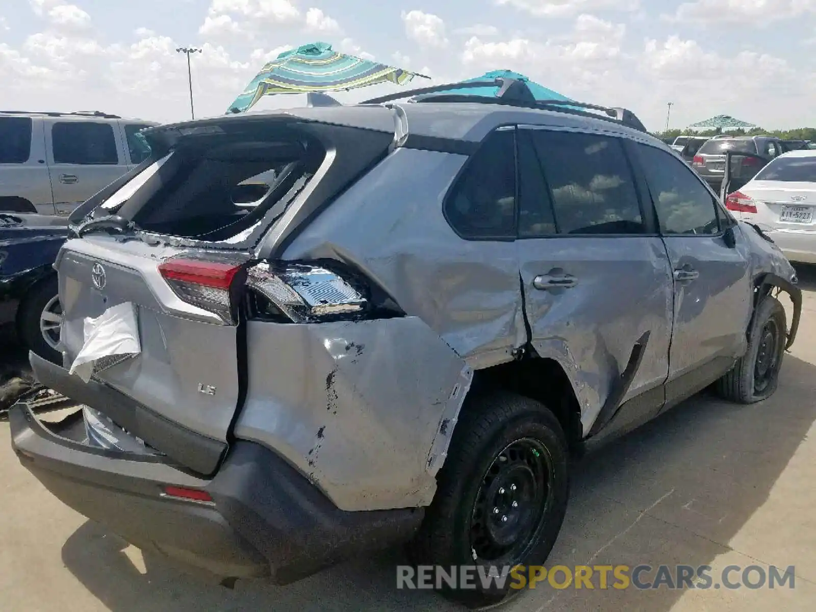4 Фотография поврежденного автомобиля 2T3H1RFV2KW020739 TOYOTA RAV4 2019