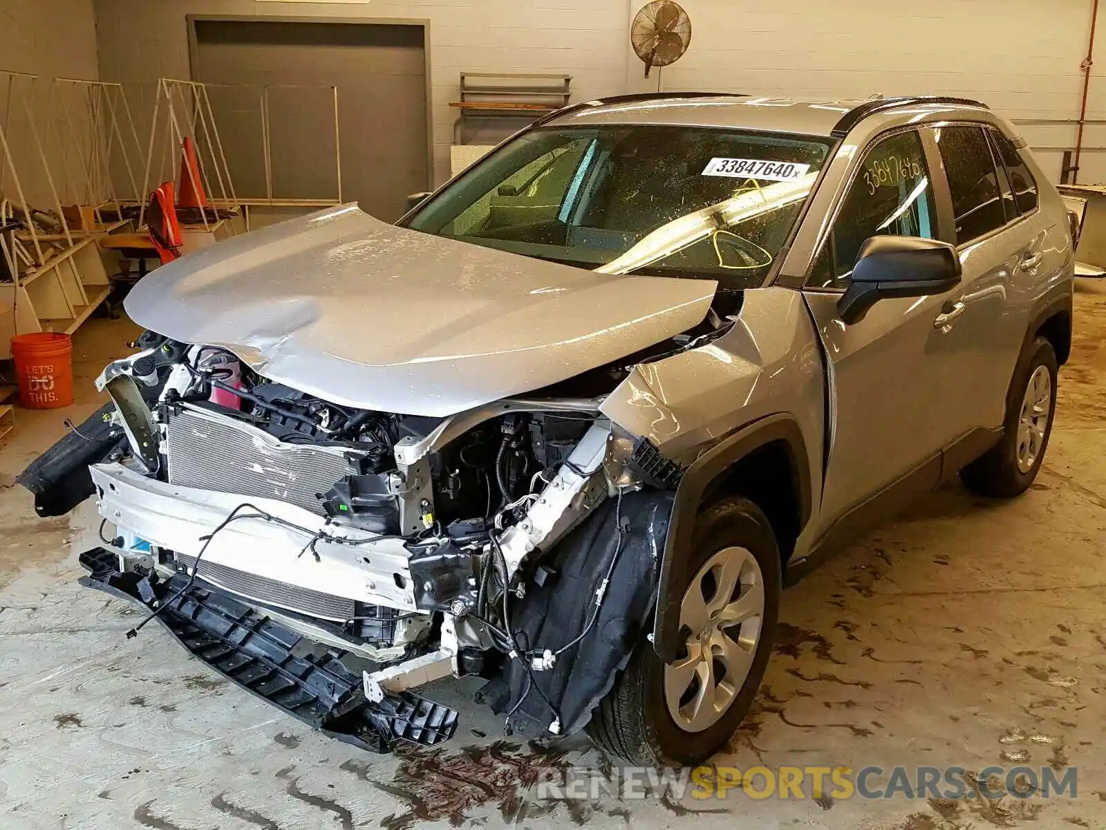 2 Photograph of a damaged car 2T3H1RFV2KW028792 TOYOTA RAV4 2019