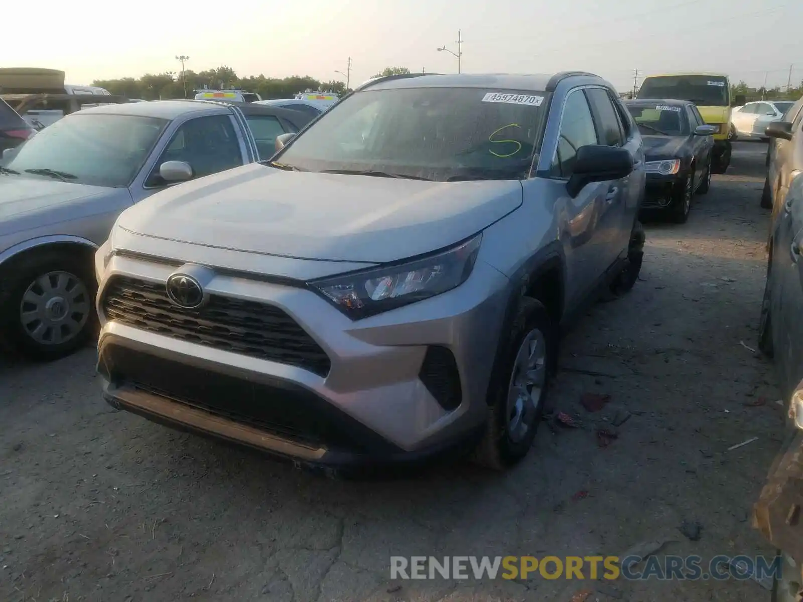 2 Photograph of a damaged car 2T3H1RFV2KW030915 TOYOTA RAV4 2019