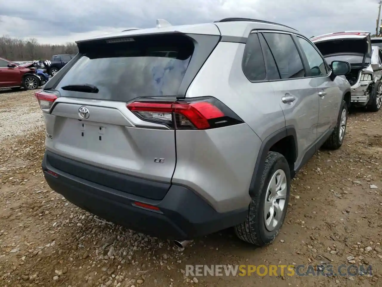 4 Photograph of a damaged car 2T3H1RFV2KW032048 TOYOTA RAV4 2019