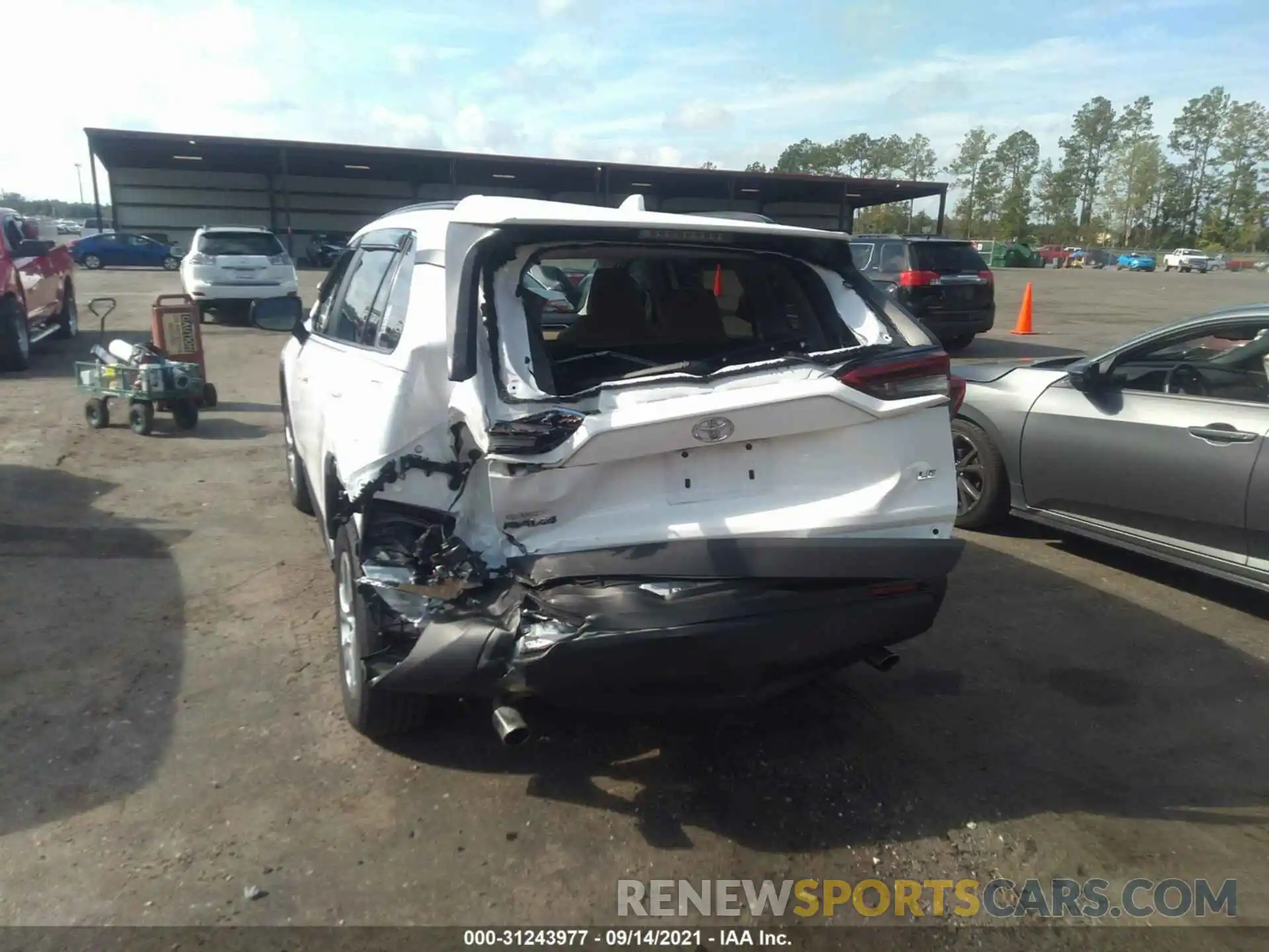 6 Photograph of a damaged car 2T3H1RFV2KW034690 TOYOTA RAV4 2019