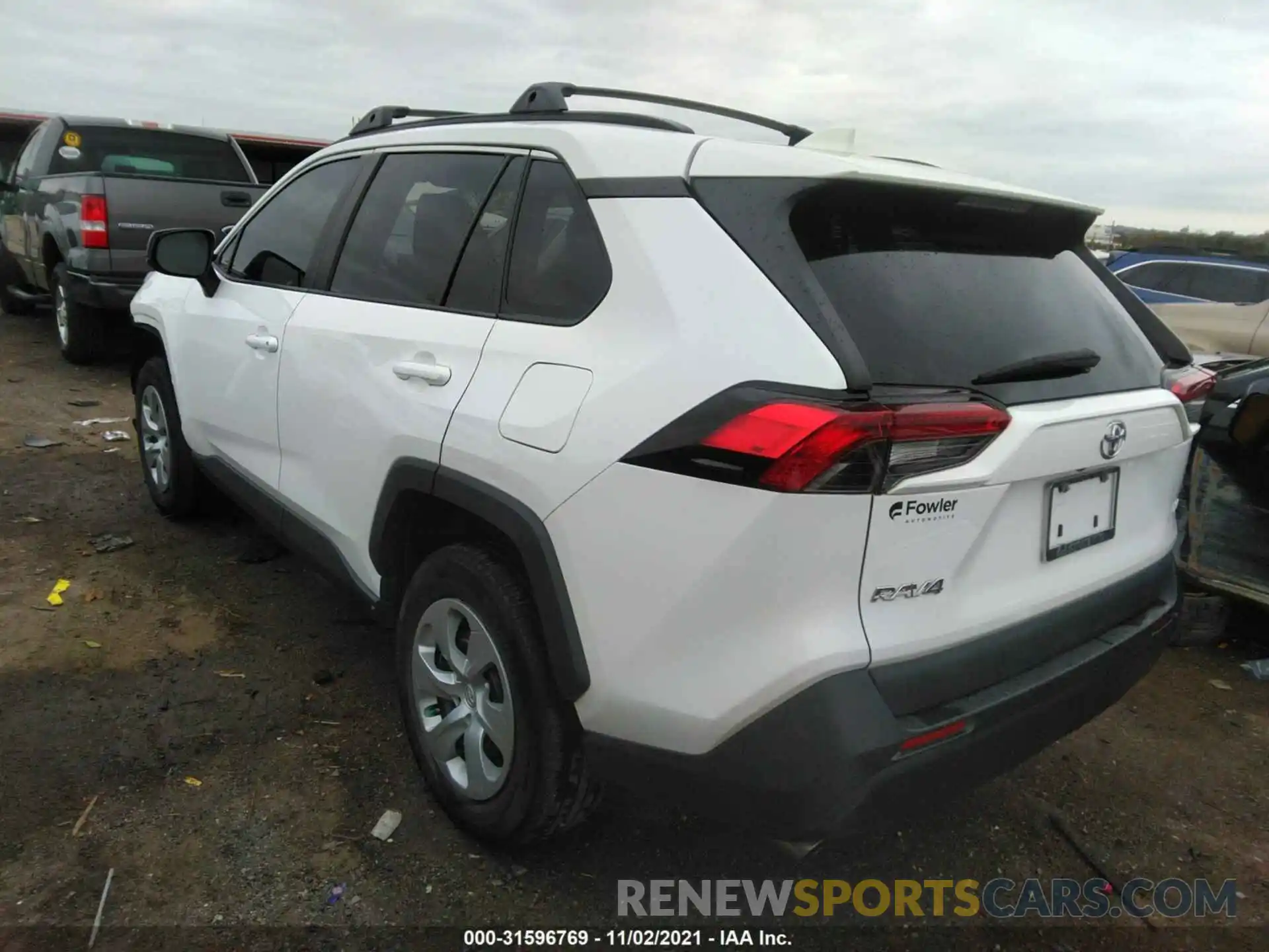 3 Фотография поврежденного автомобиля 2T3H1RFV2KW036178 TOYOTA RAV4 2019