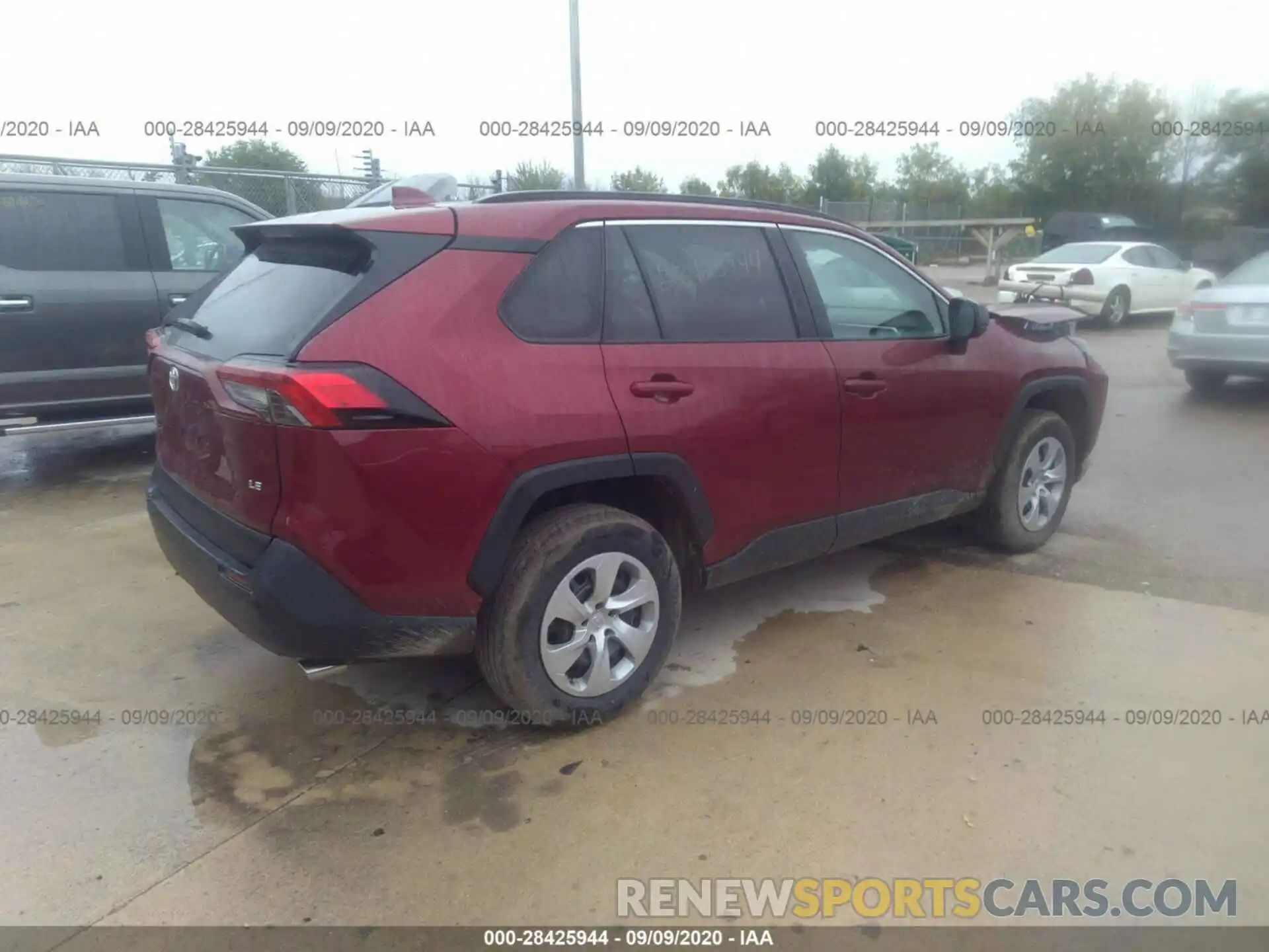 4 Photograph of a damaged car 2T3H1RFV2KW036276 TOYOTA RAV4 2019