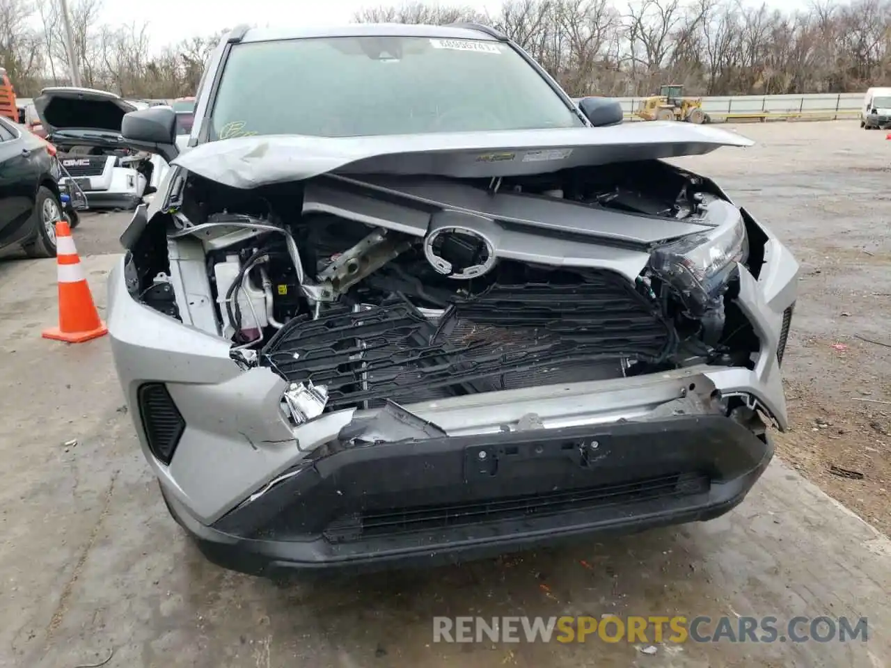 9 Photograph of a damaged car 2T3H1RFV2KW036665 TOYOTA RAV4 2019