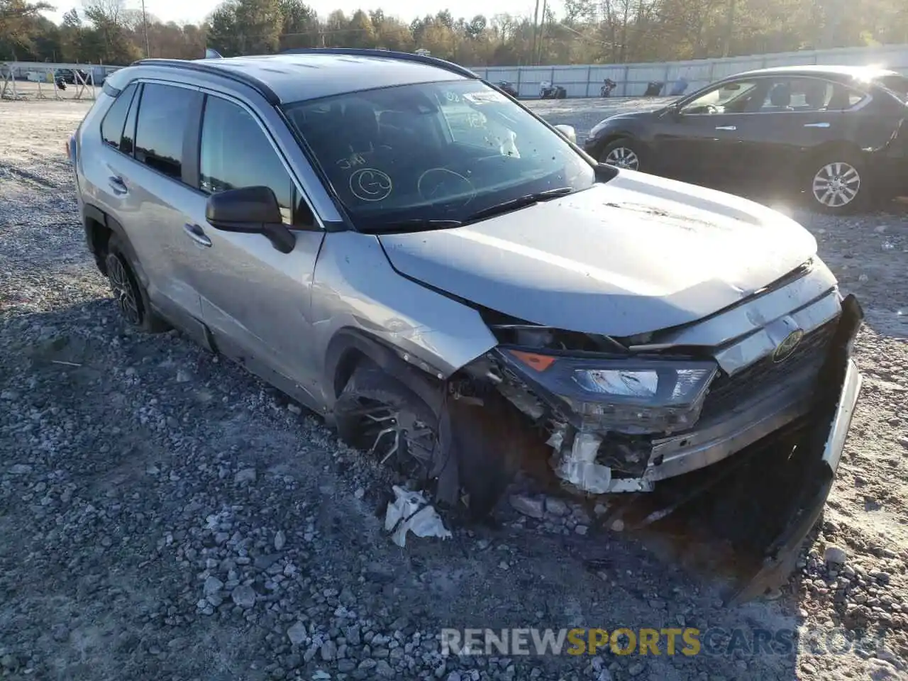 1 Photograph of a damaged car 2T3H1RFV2KW037542 TOYOTA RAV4 2019