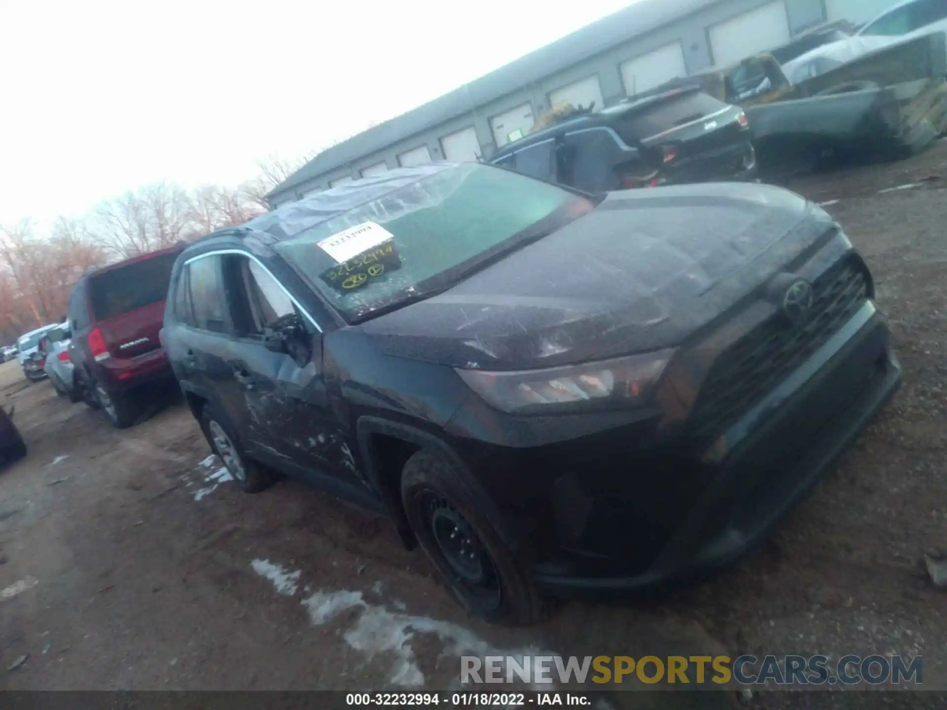 1 Photograph of a damaged car 2T3H1RFV2KW038044 TOYOTA RAV4 2019