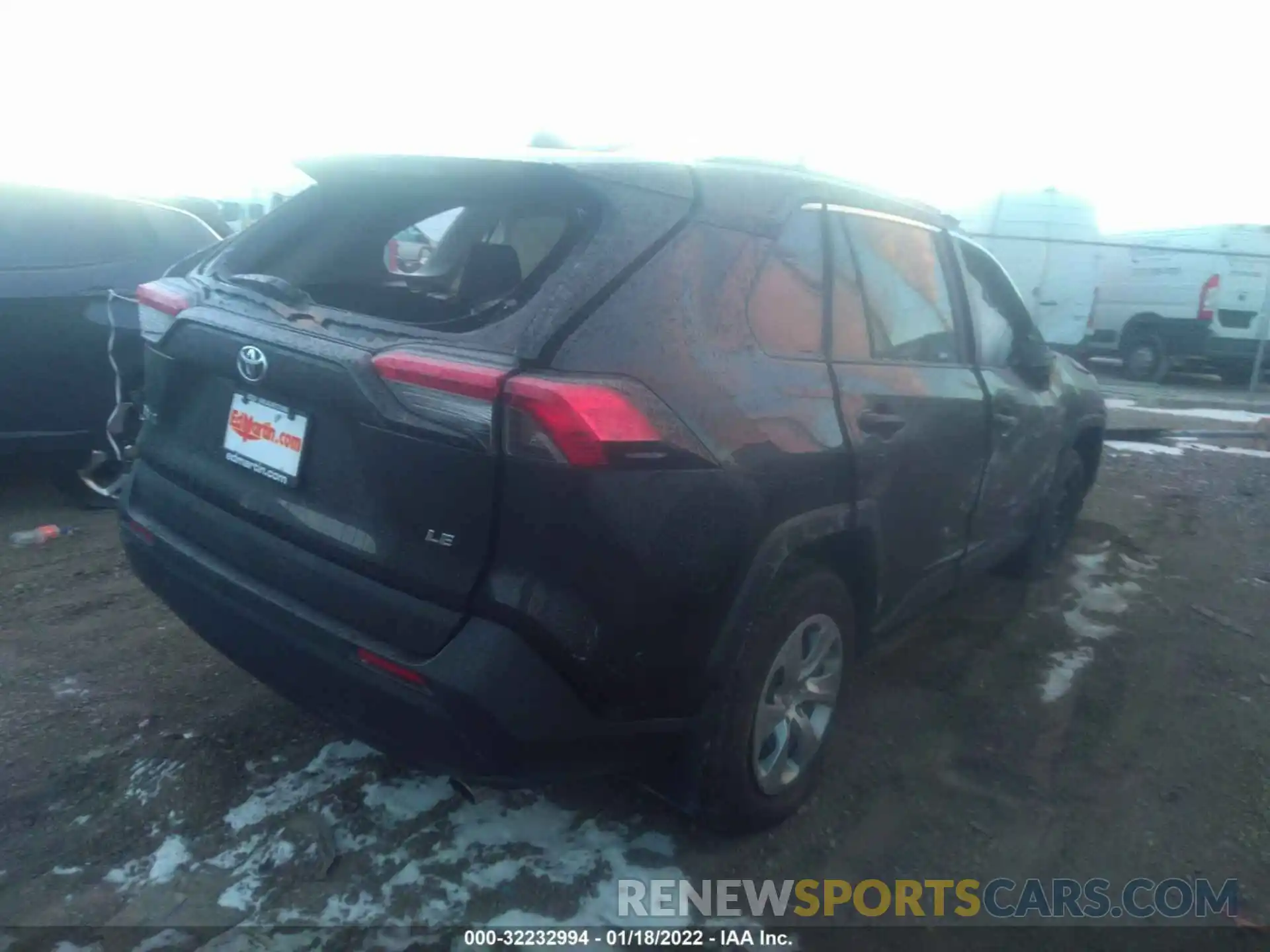 4 Photograph of a damaged car 2T3H1RFV2KW038044 TOYOTA RAV4 2019