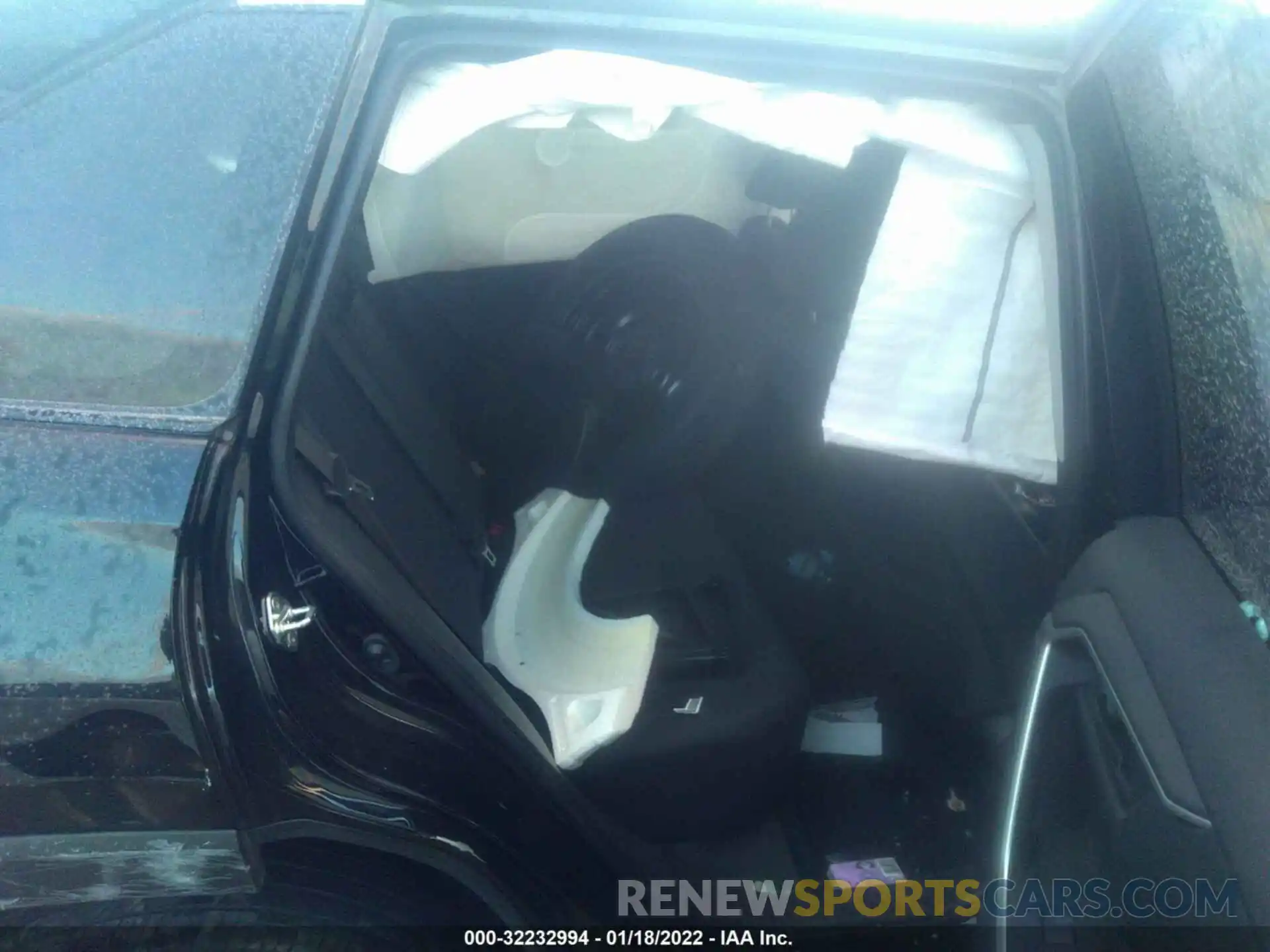 8 Photograph of a damaged car 2T3H1RFV2KW038044 TOYOTA RAV4 2019