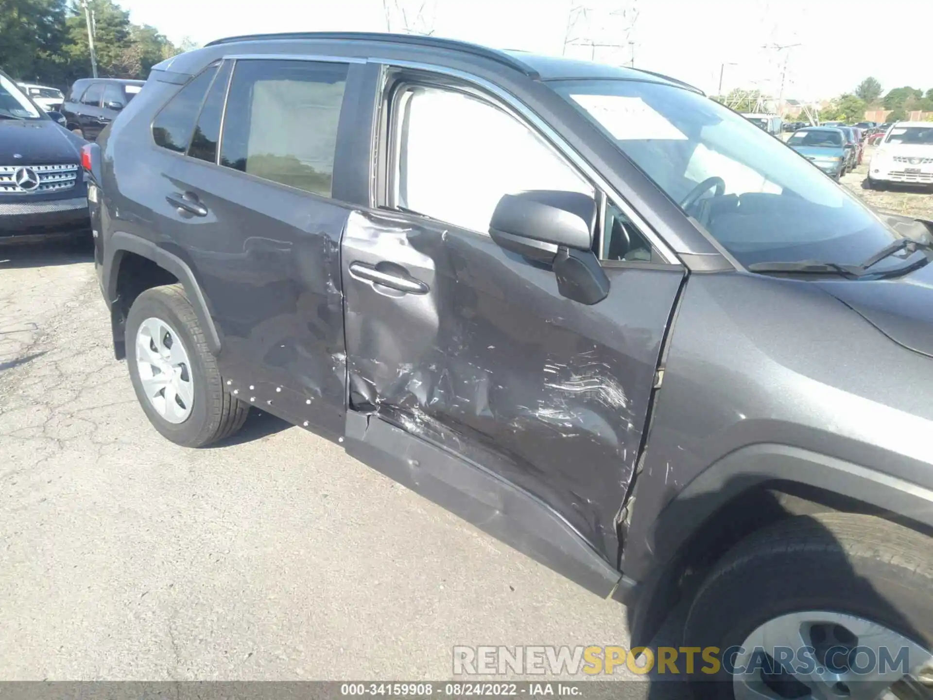 6 Photograph of a damaged car 2T3H1RFV2KW038853 TOYOTA RAV4 2019