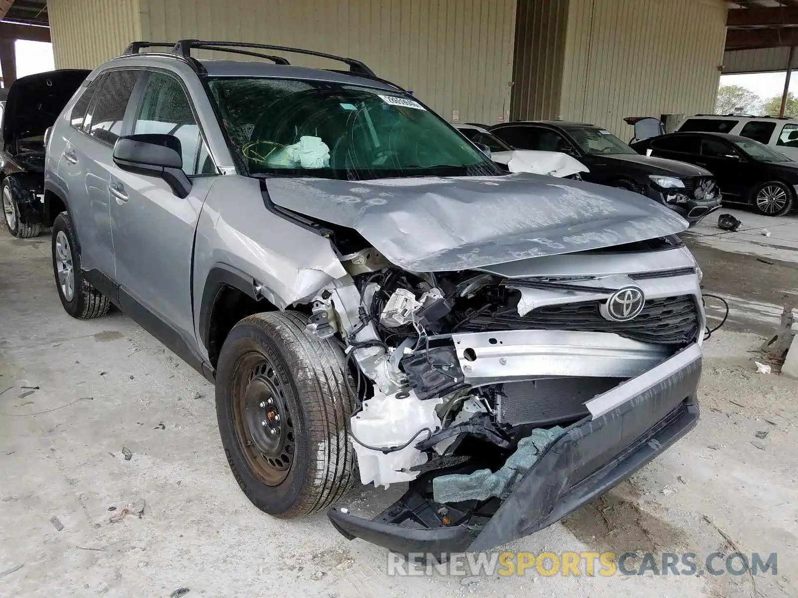 1 Photograph of a damaged car 2T3H1RFV2KW040117 TOYOTA RAV4 2019