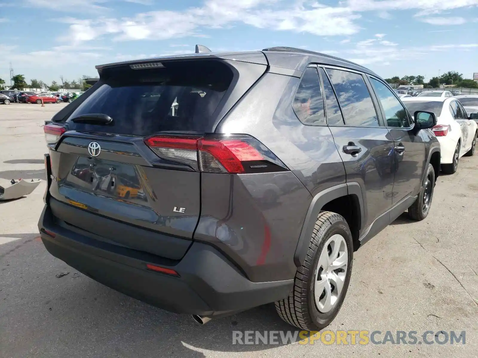 4 Photograph of a damaged car 2T3H1RFV2KW040487 TOYOTA RAV4 2019