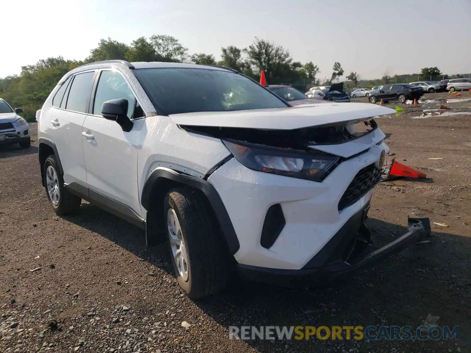 1 Photograph of a damaged car 2T3H1RFV2KW041994 TOYOTA RAV4 2019