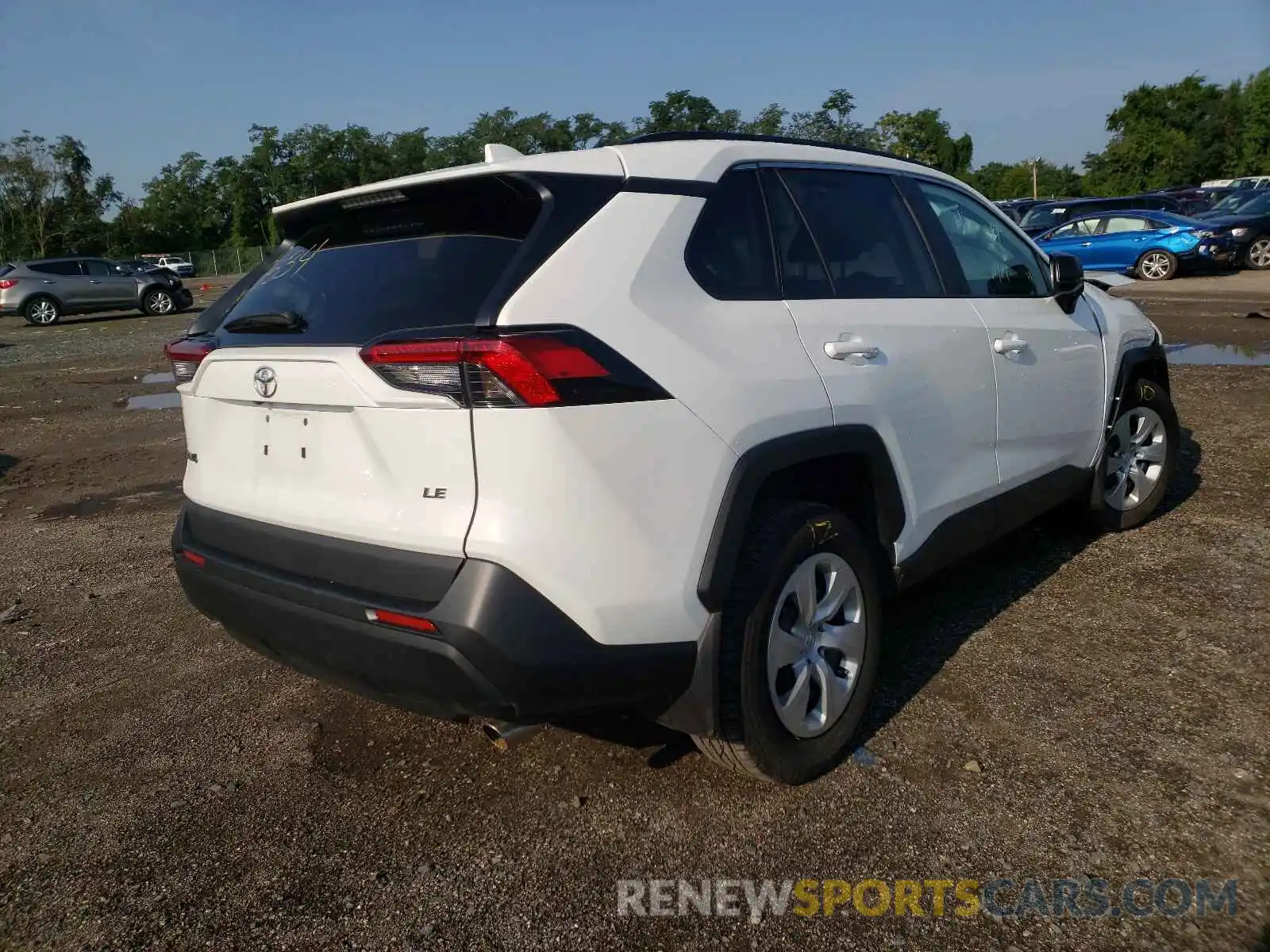 4 Photograph of a damaged car 2T3H1RFV2KW041994 TOYOTA RAV4 2019