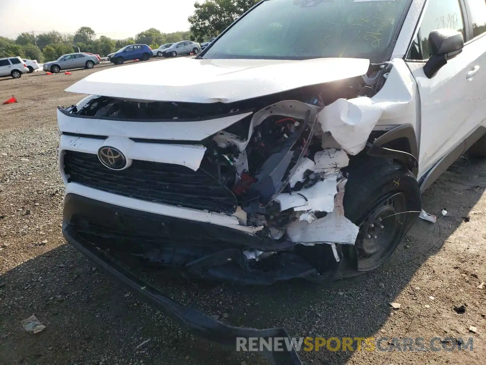 9 Photograph of a damaged car 2T3H1RFV2KW041994 TOYOTA RAV4 2019