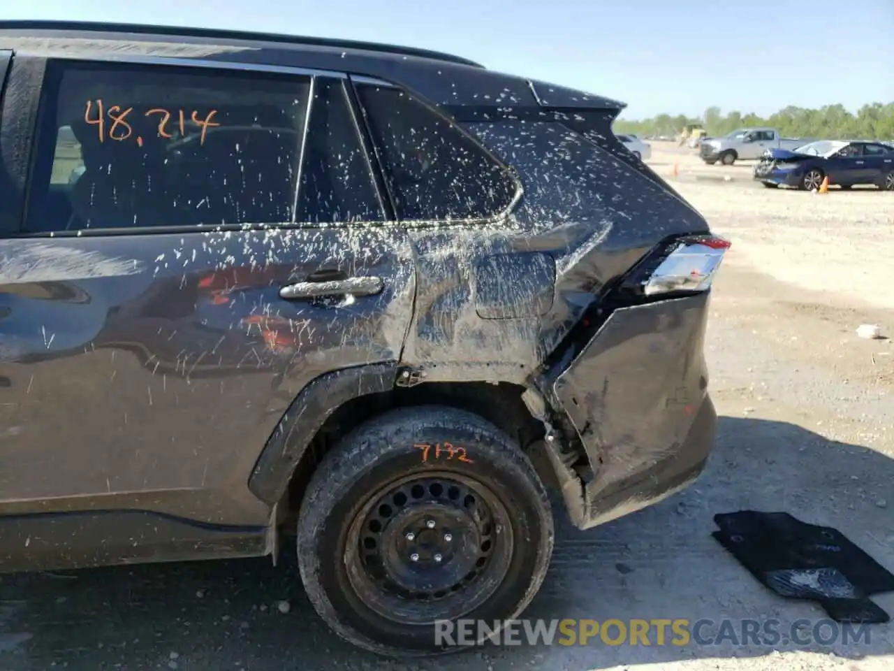 9 Photograph of a damaged car 2T3H1RFV2KW042255 TOYOTA RAV4 2019