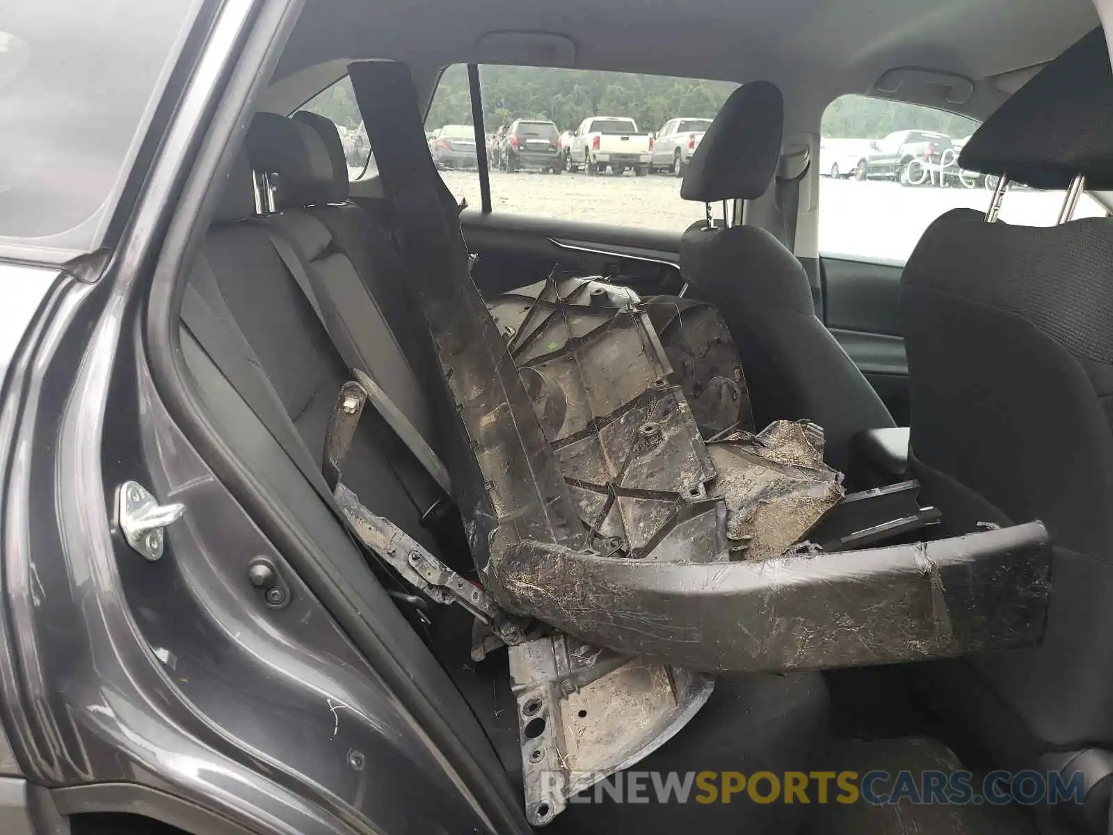 6 Photograph of a damaged car 2T3H1RFV2KW044989 TOYOTA RAV4 2019