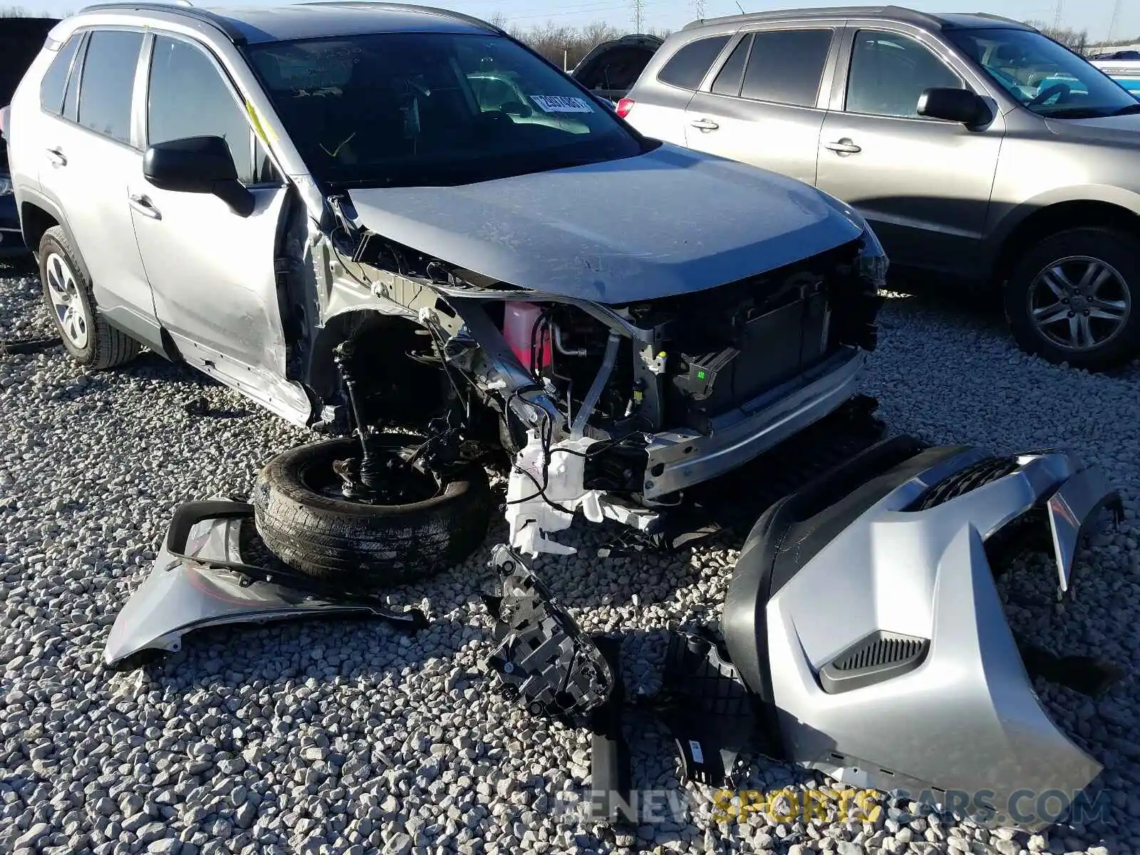 9 Photograph of a damaged car 2T3H1RFV2KW048945 TOYOTA RAV4 2019
