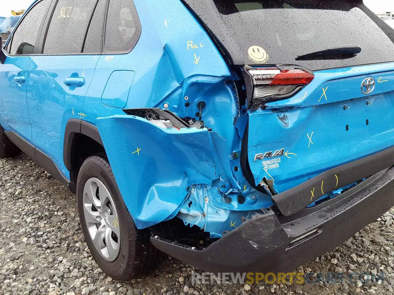 9 Photograph of a damaged car 2T3H1RFV2KW049982 TOYOTA RAV4 2019