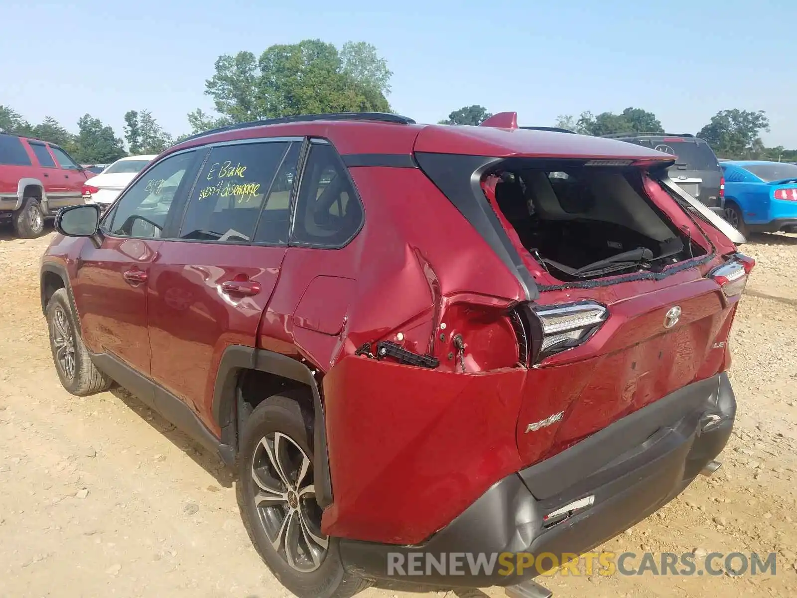 3 Photograph of a damaged car 2T3H1RFV2KW050503 TOYOTA RAV4 2019