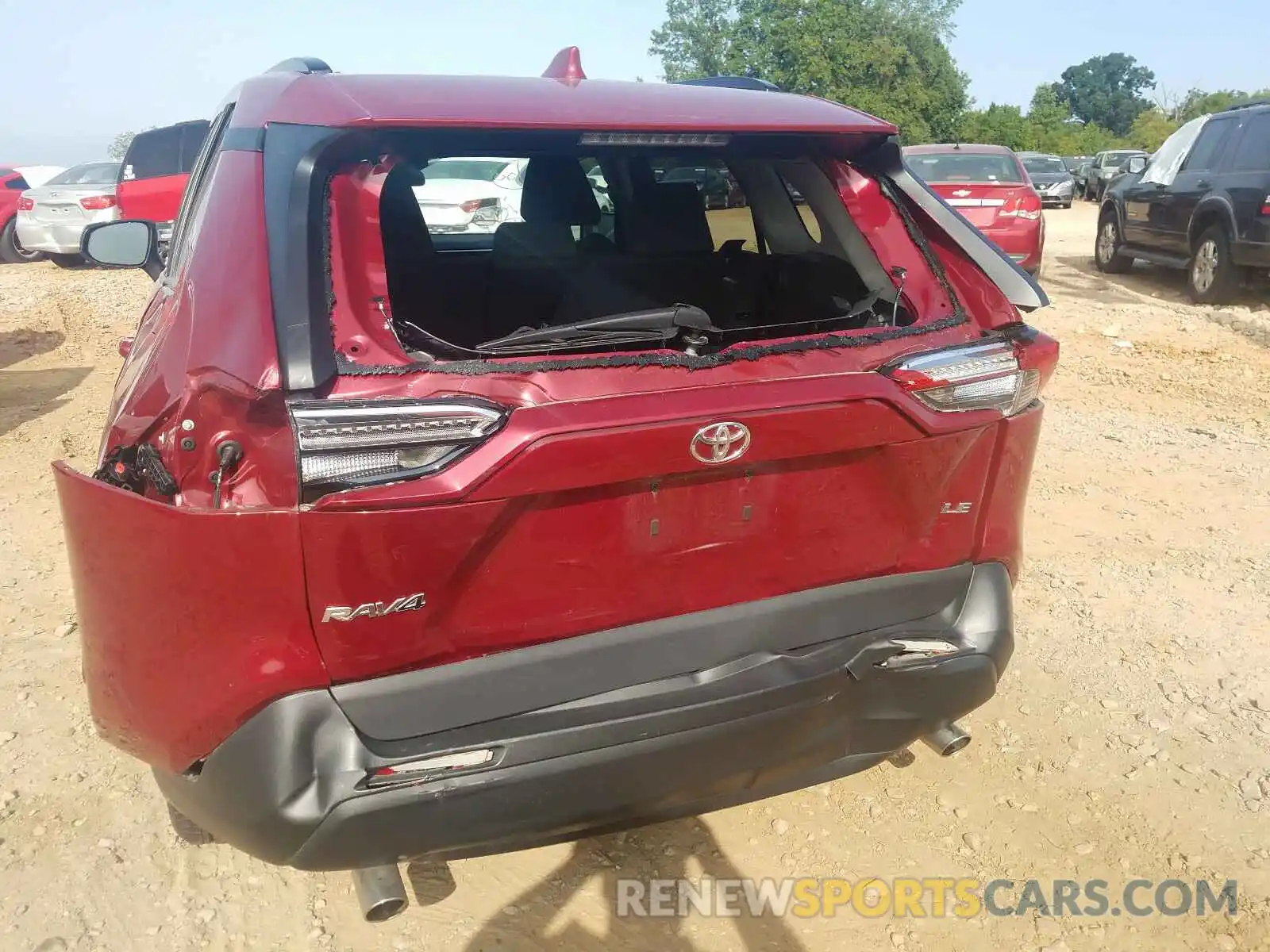 9 Photograph of a damaged car 2T3H1RFV2KW050503 TOYOTA RAV4 2019