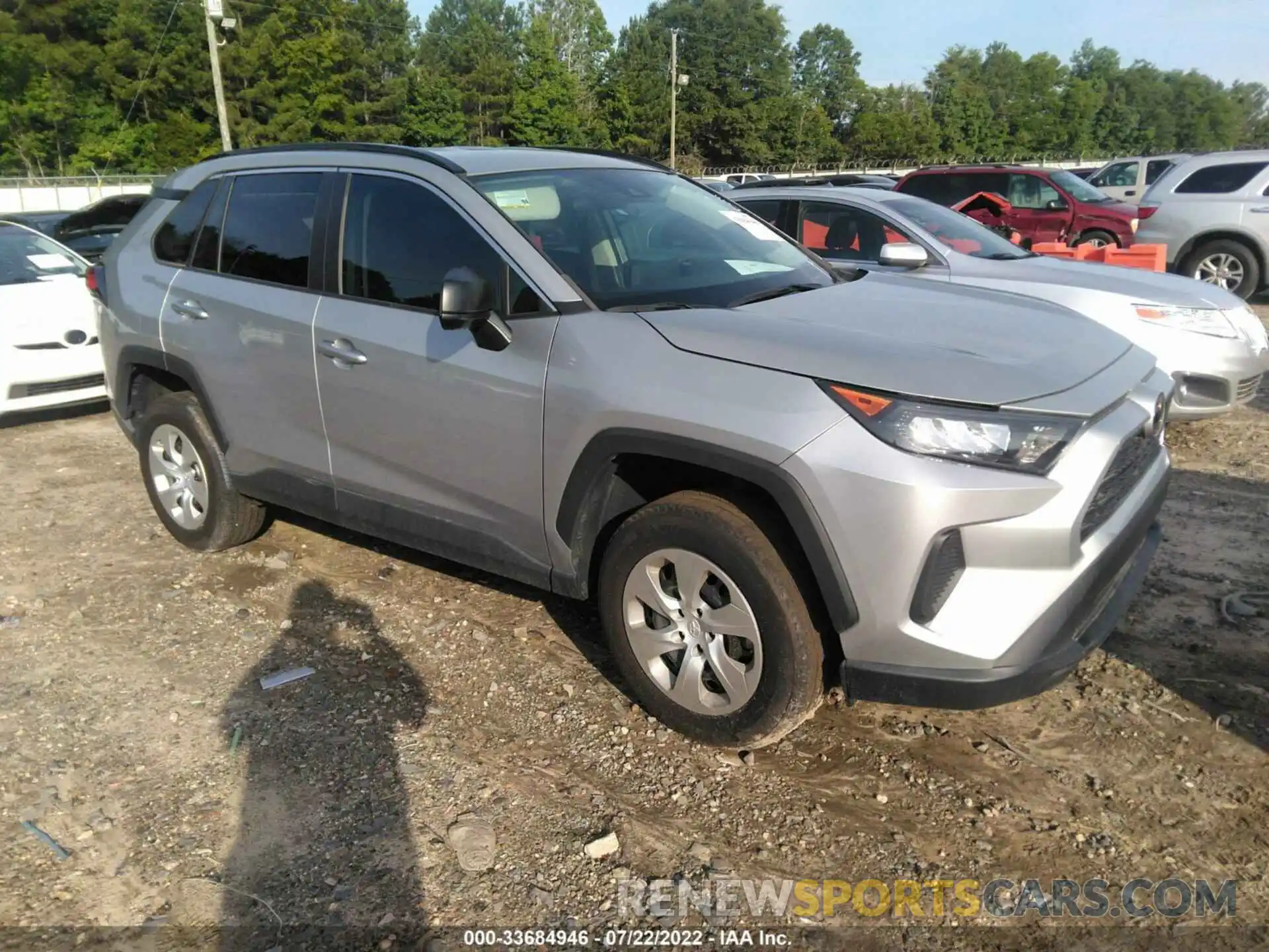 1 Photograph of a damaged car 2T3H1RFV2KW052915 TOYOTA RAV4 2019