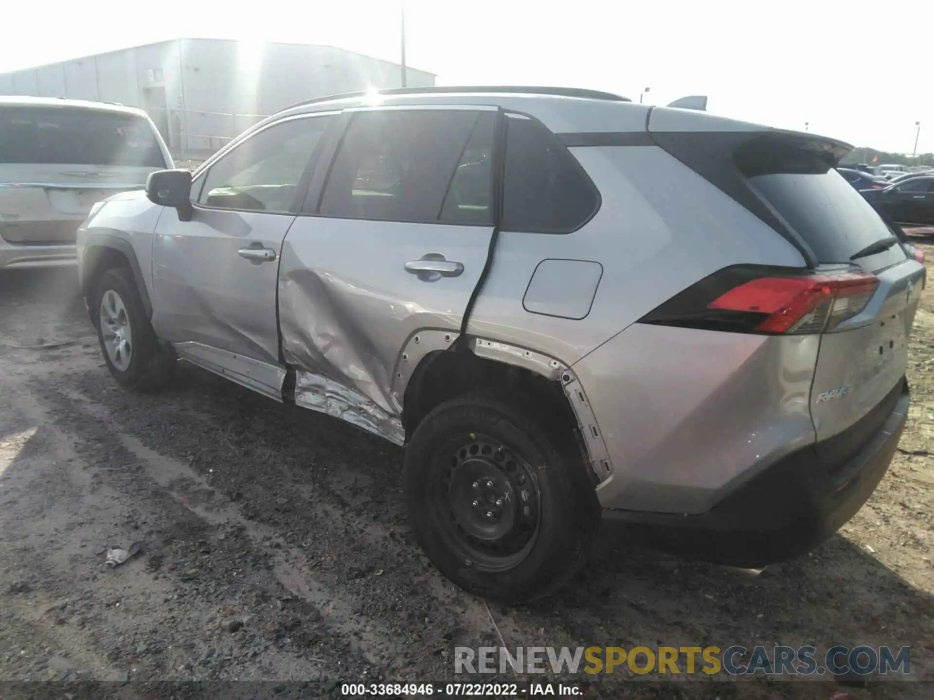 3 Photograph of a damaged car 2T3H1RFV2KW052915 TOYOTA RAV4 2019