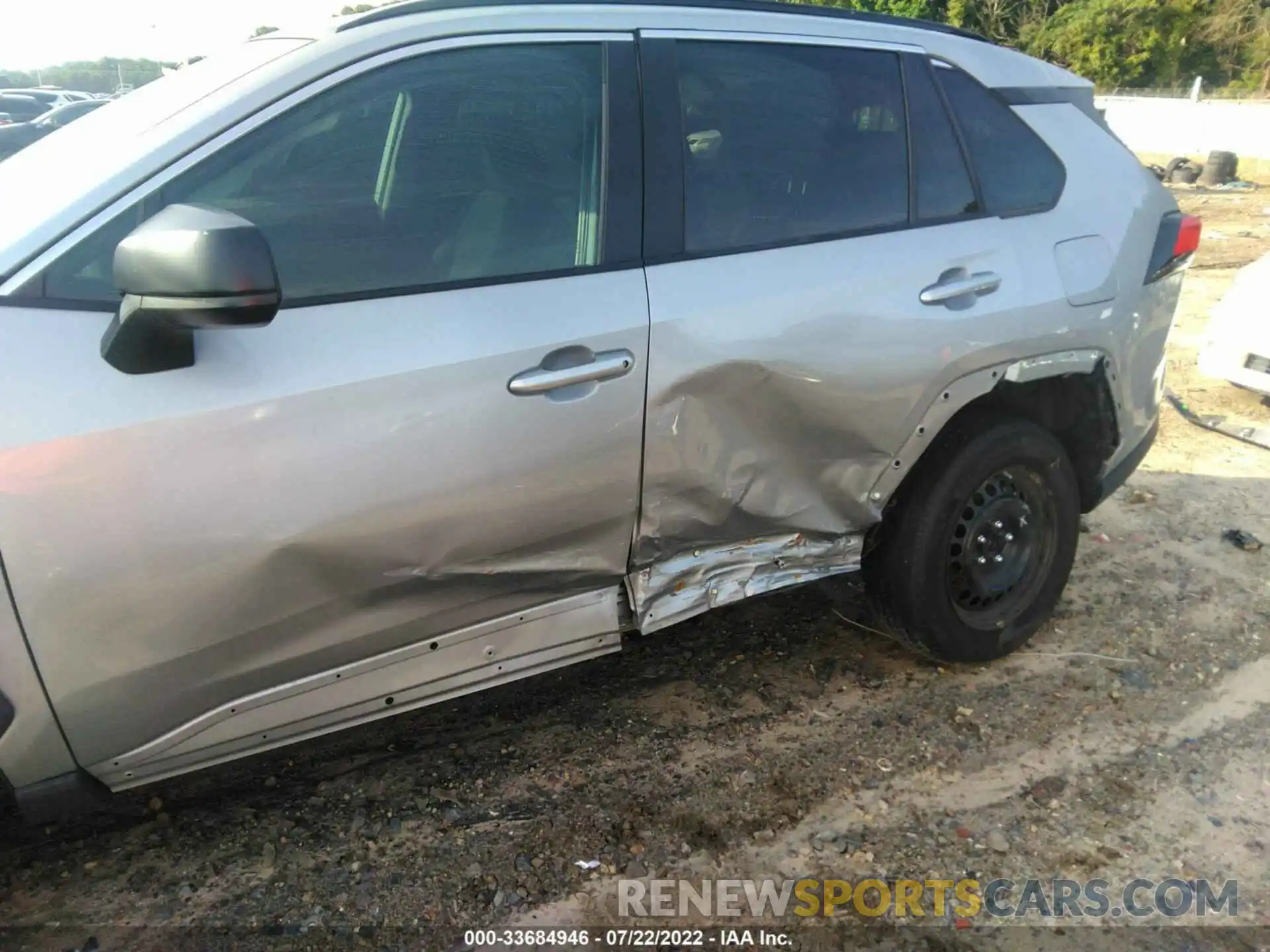 6 Photograph of a damaged car 2T3H1RFV2KW052915 TOYOTA RAV4 2019