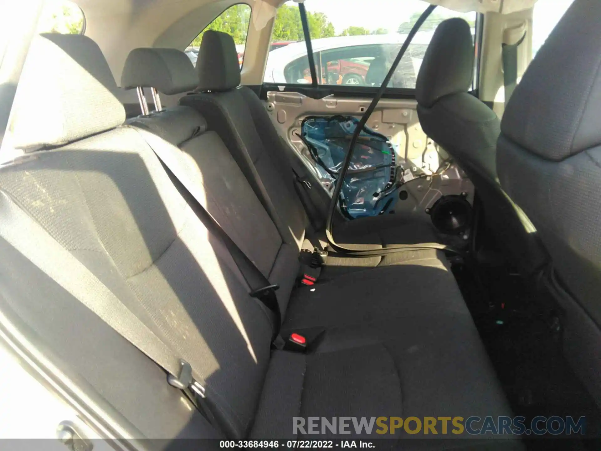 8 Photograph of a damaged car 2T3H1RFV2KW052915 TOYOTA RAV4 2019